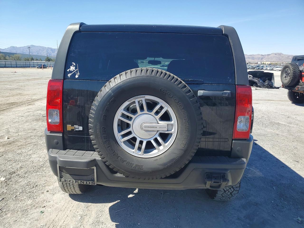 2008 Hummer H3 Black vin: 5GTEN13E188139936