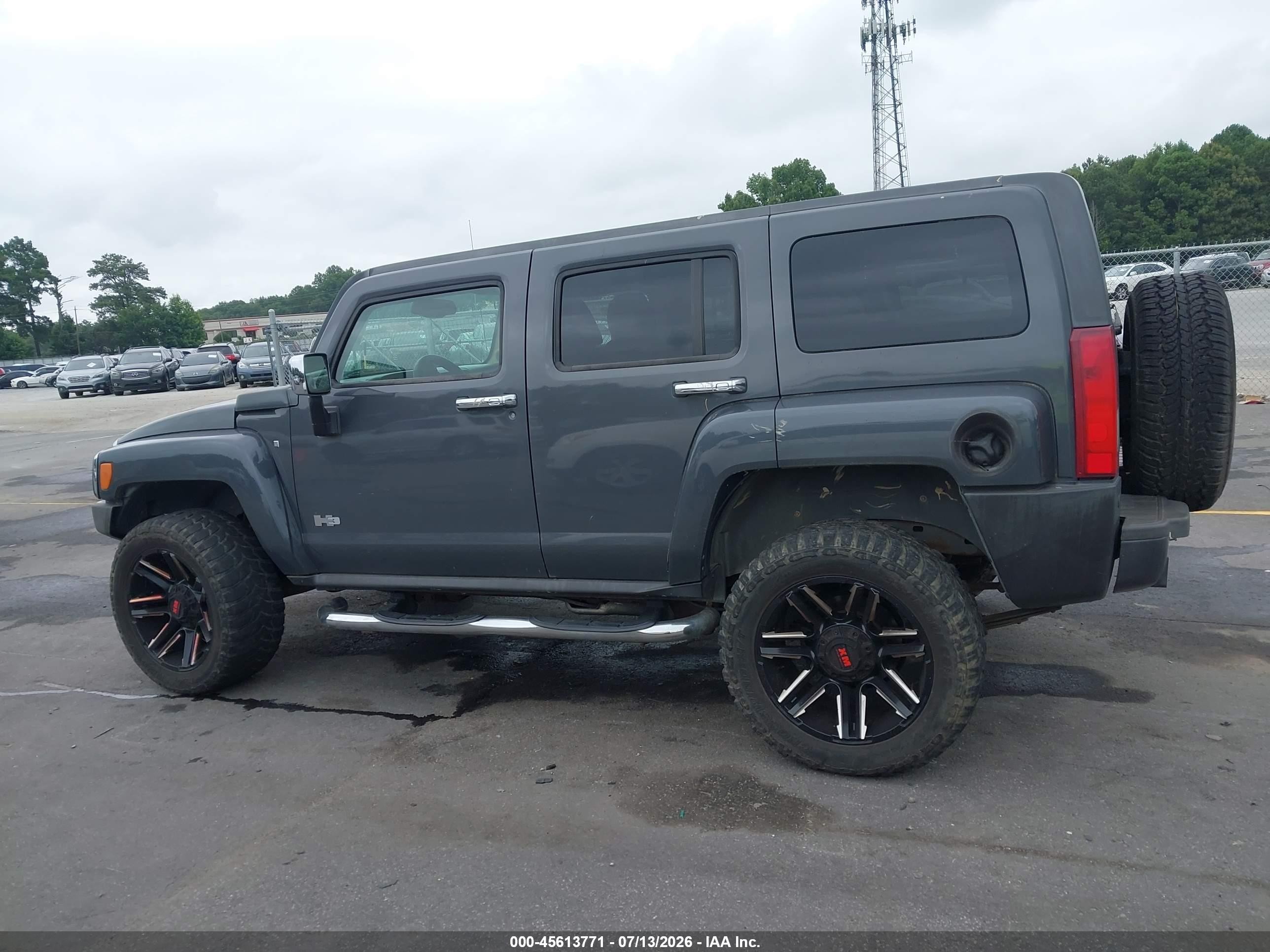 2009 Hummer H3 Suv   Gray vin: 5GTEN13E198117775