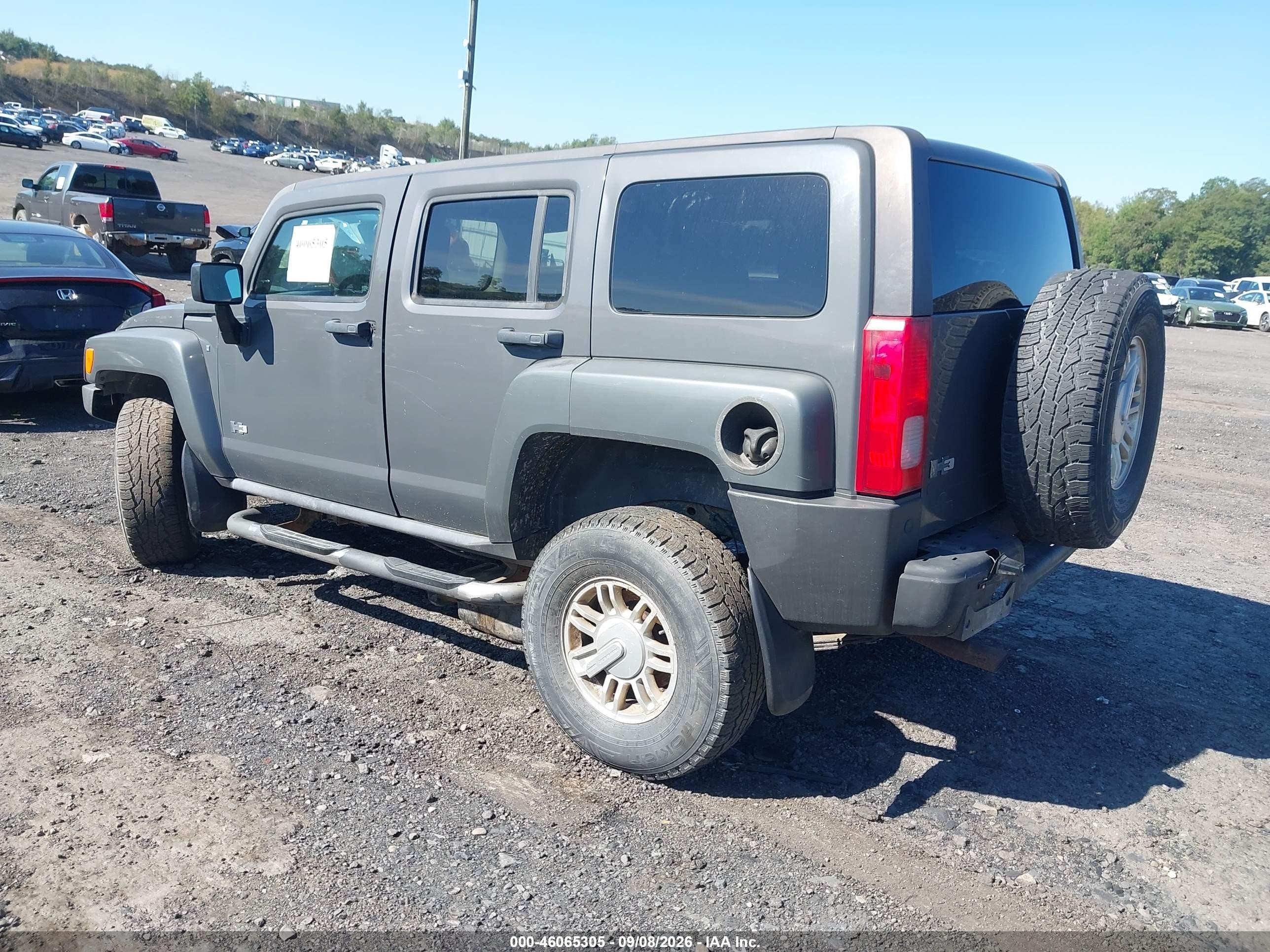 2008 Hummer H3 Suv   Gray vin: 5GTEN13E288102720