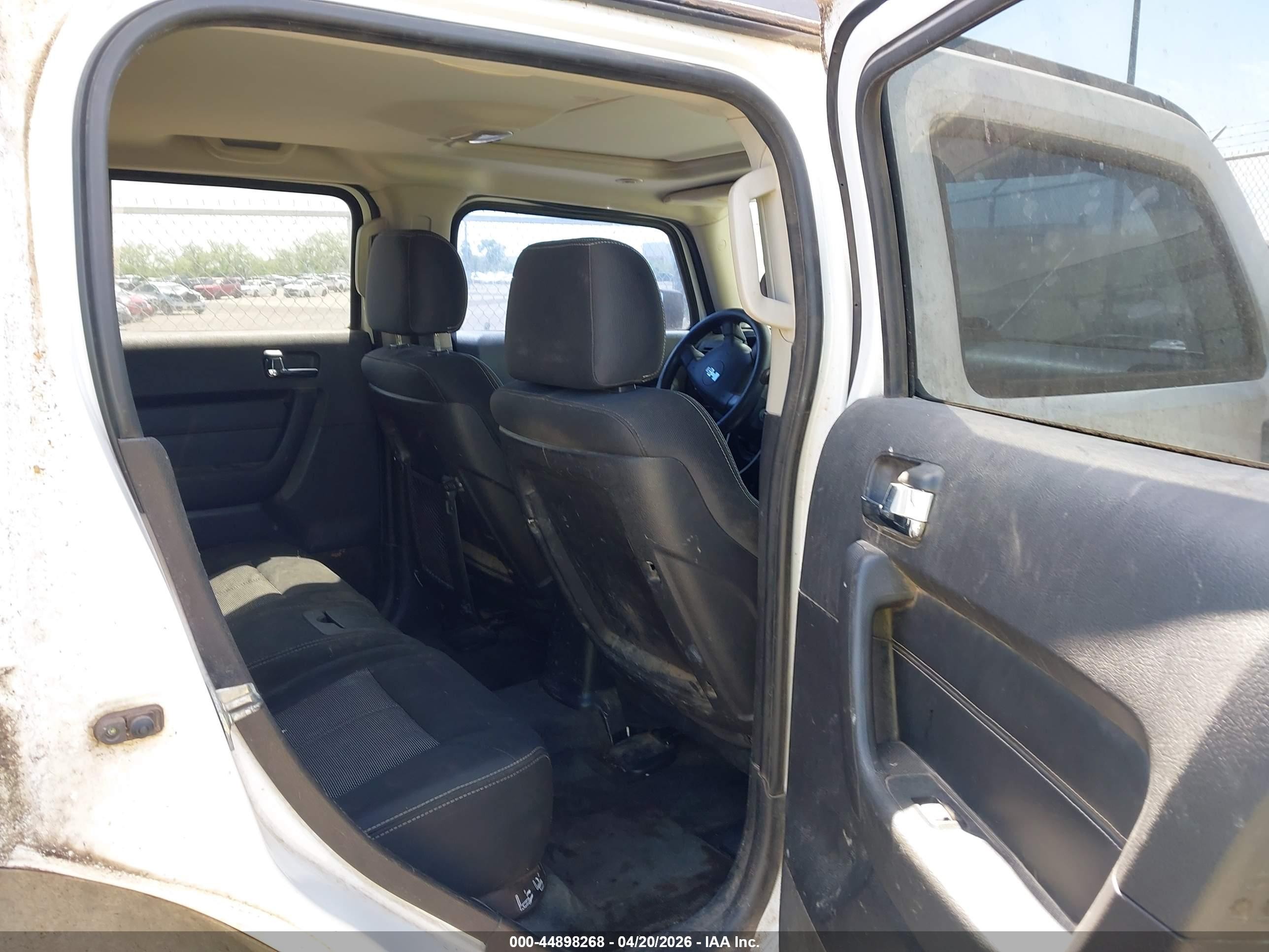 2008 Hummer H3 Suv   White vin: 5GTEN13E288152940