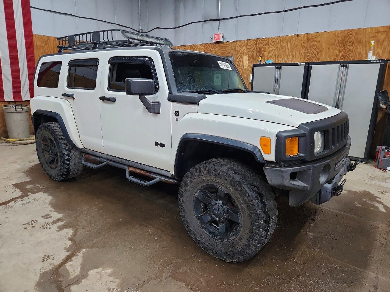 2009 Hummer H3 White vin: 5GTEN13E298112570