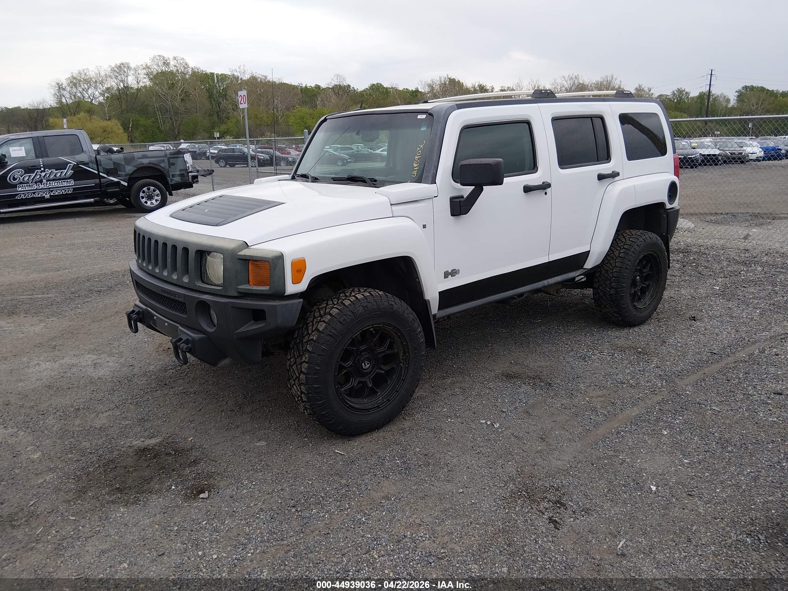 2009 Hummer H3 Suv   White vin: 5GTEN13E298158741
