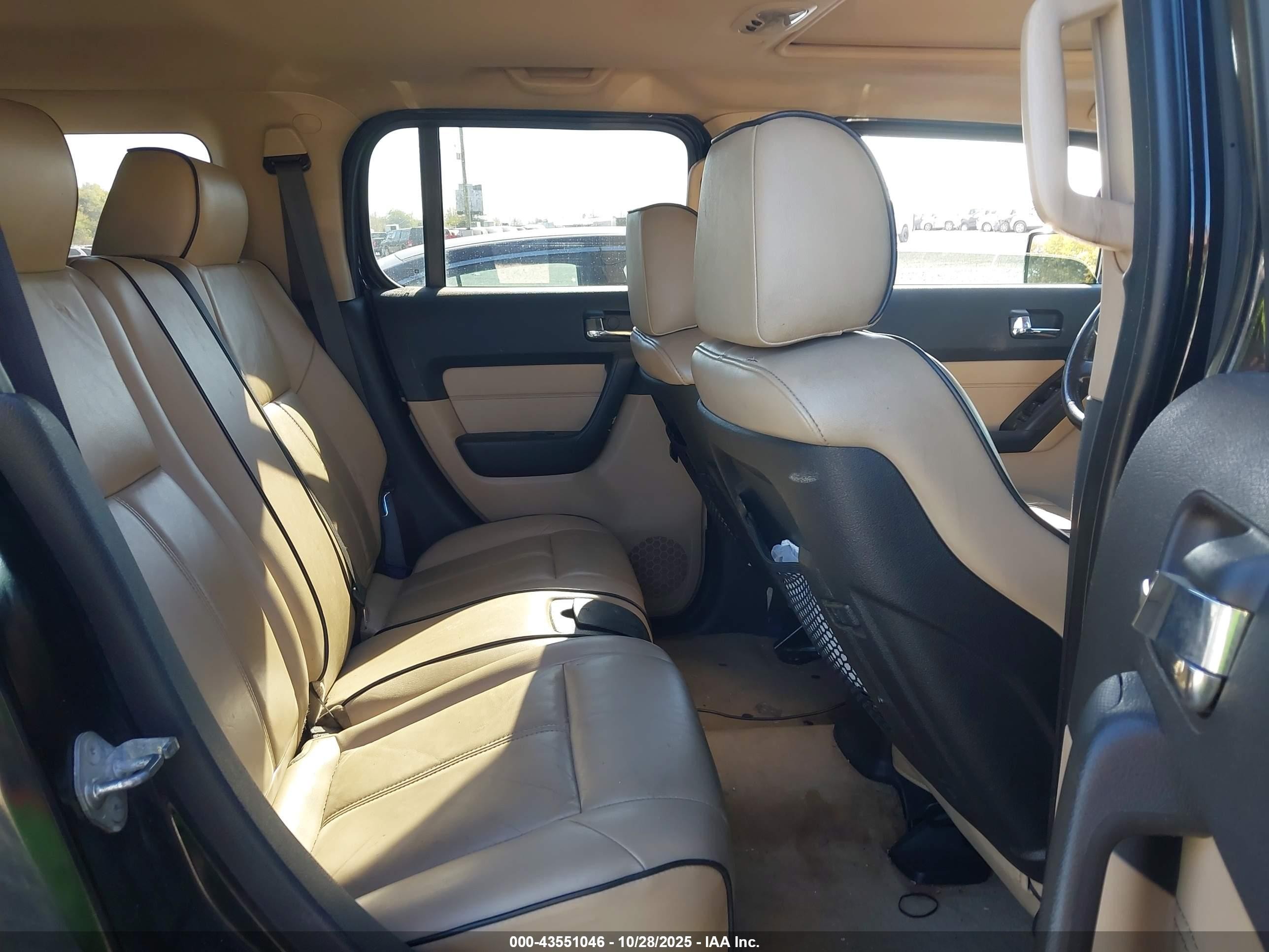 2009 Hummer H3 Suv   Black vin: 5GTEN13E798106425