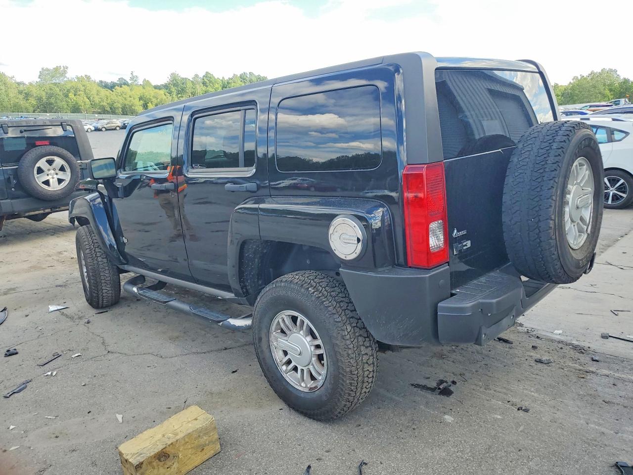 2008 Hummer H3 Черный vin: 5GTEN13EX88146979