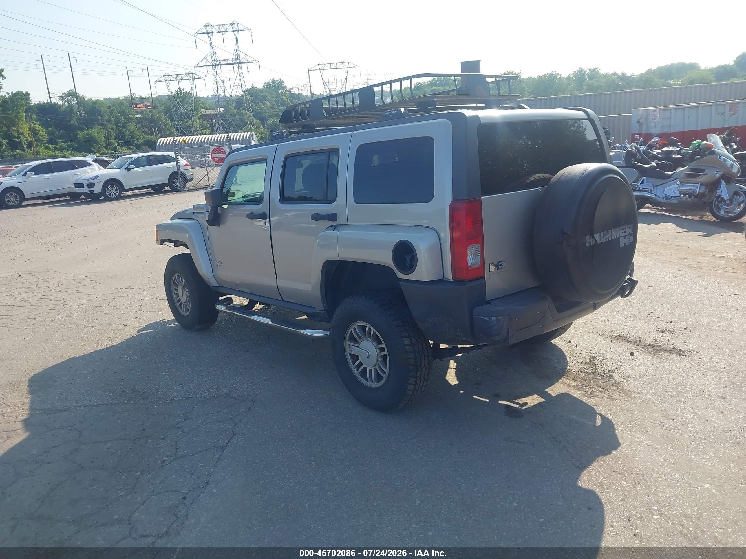 2008 Hummer H3 Suv   Silver vin: 5GTEN13EX88198452