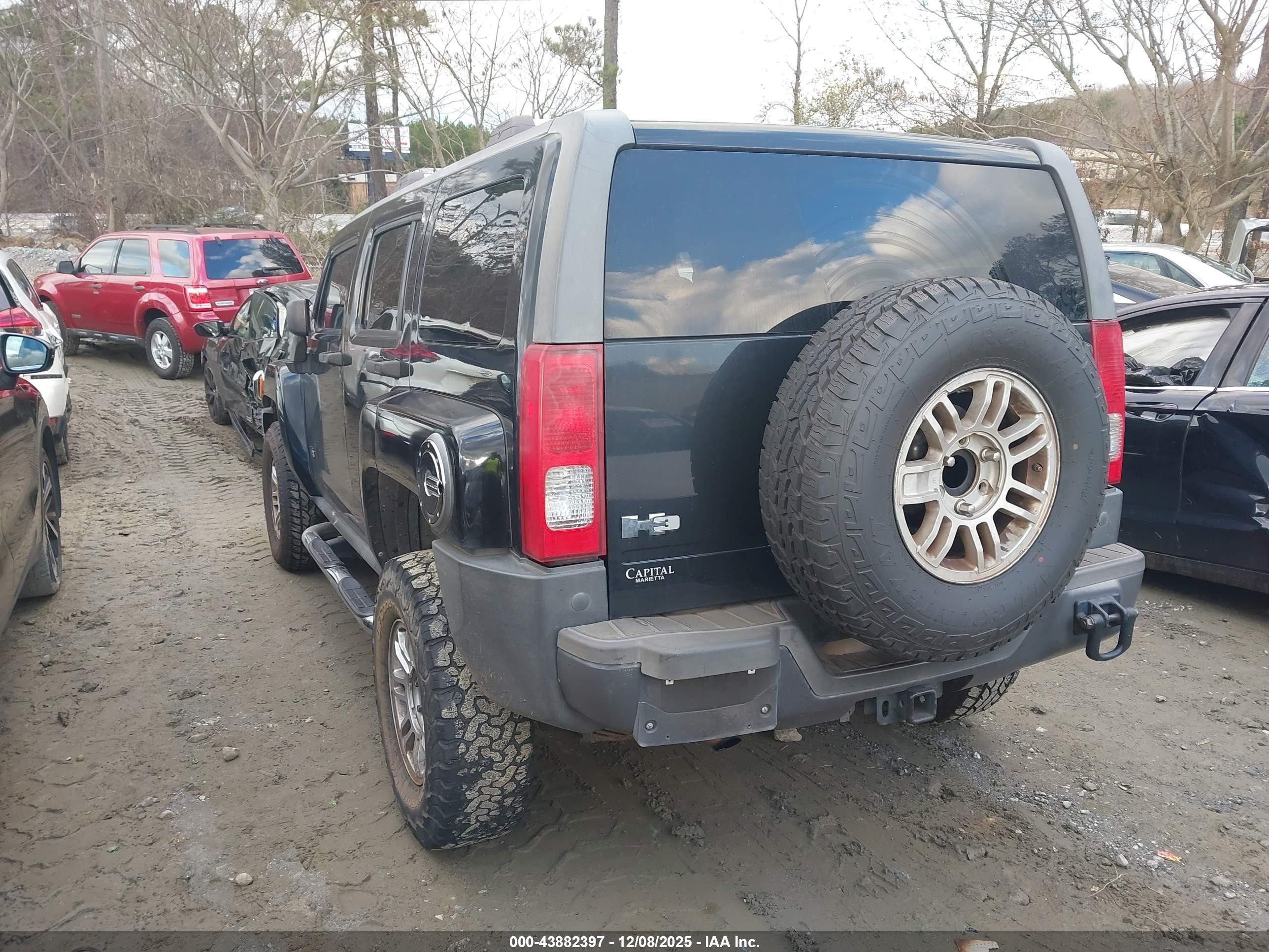 2010 Hummer H3 Suv   Black vin: 5GTMNGEE0A8117914