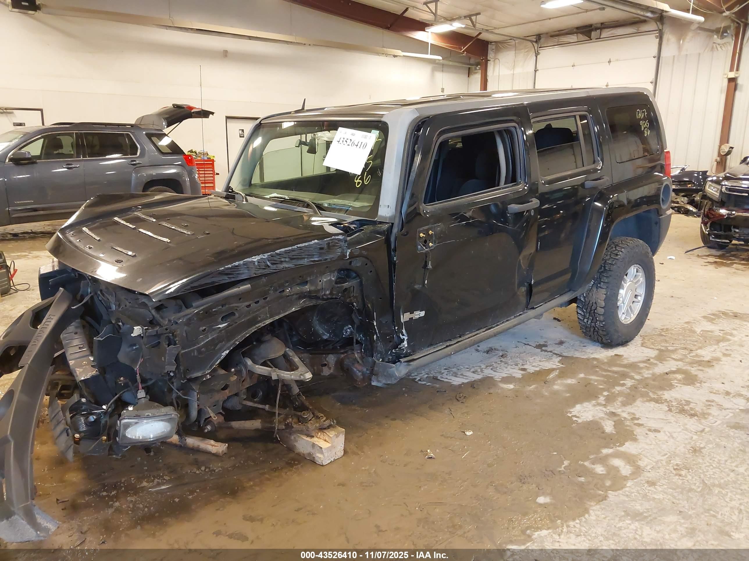 2010 Hummer H3 Suv   Black vin: 5GTMNGEE7A8113715