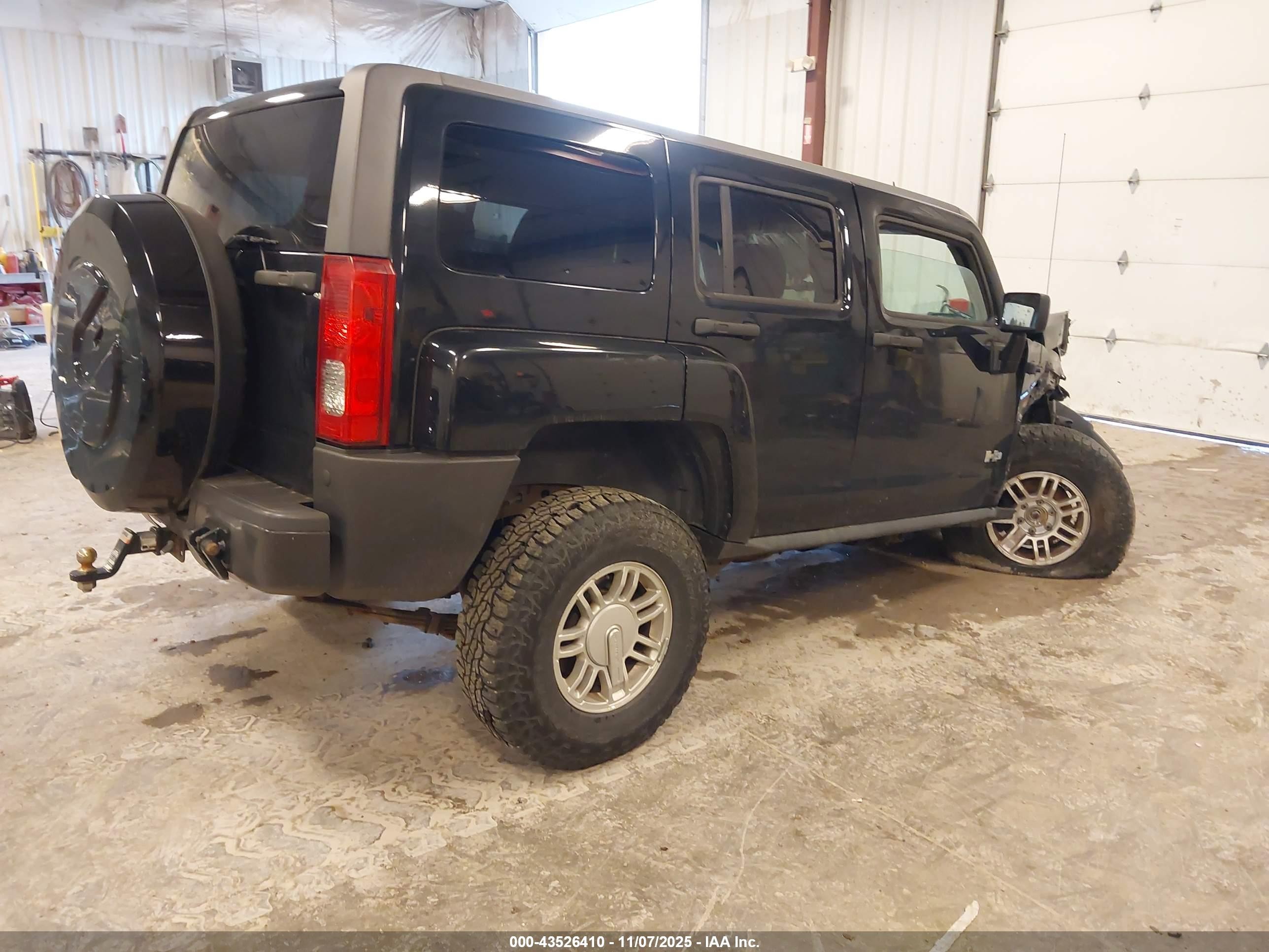 2010 Hummer H3 Suv   Black vin: 5GTMNGEE7A8113715