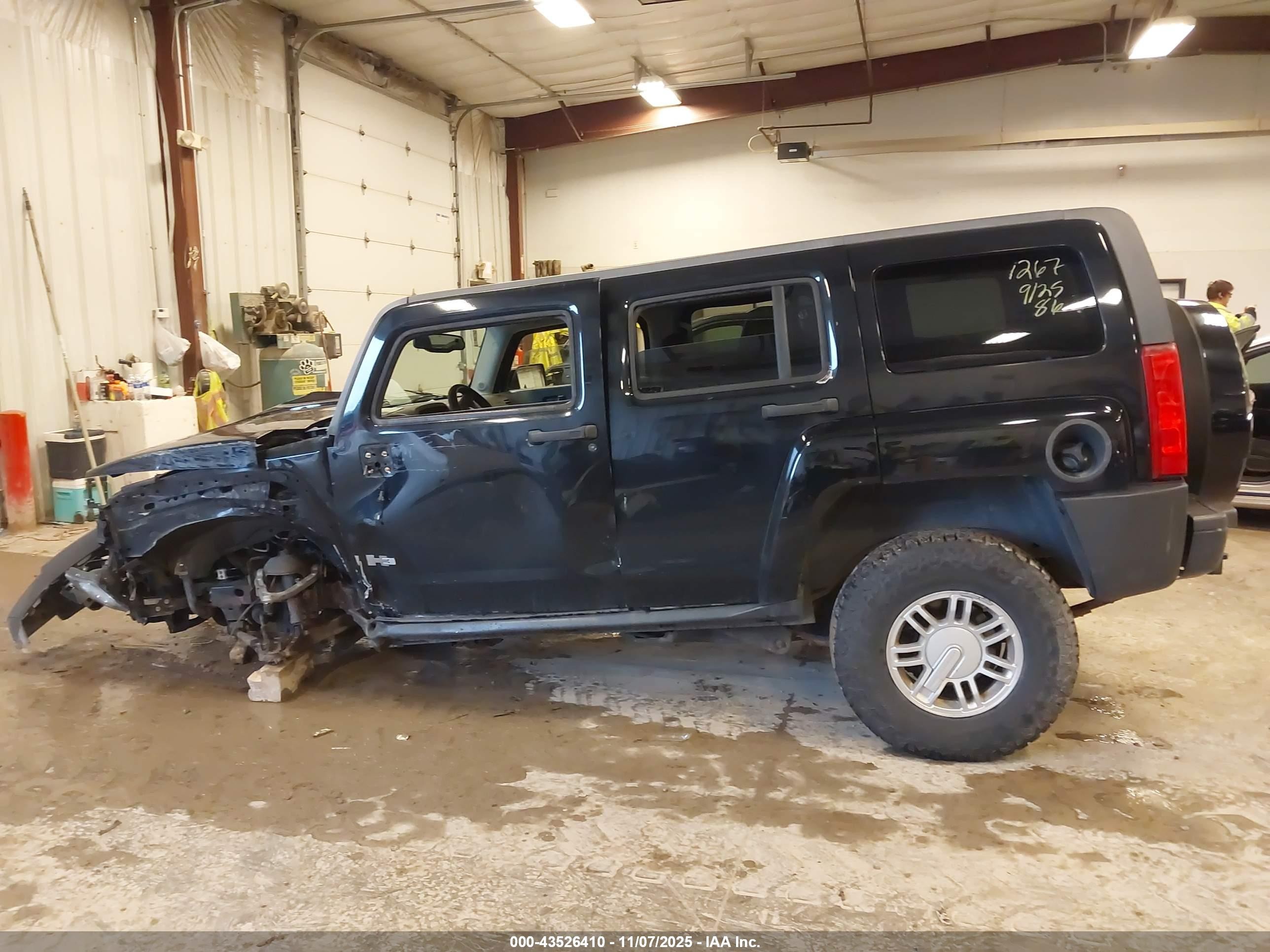 2010 Hummer H3 Suv   Black vin: 5GTMNGEE7A8113715