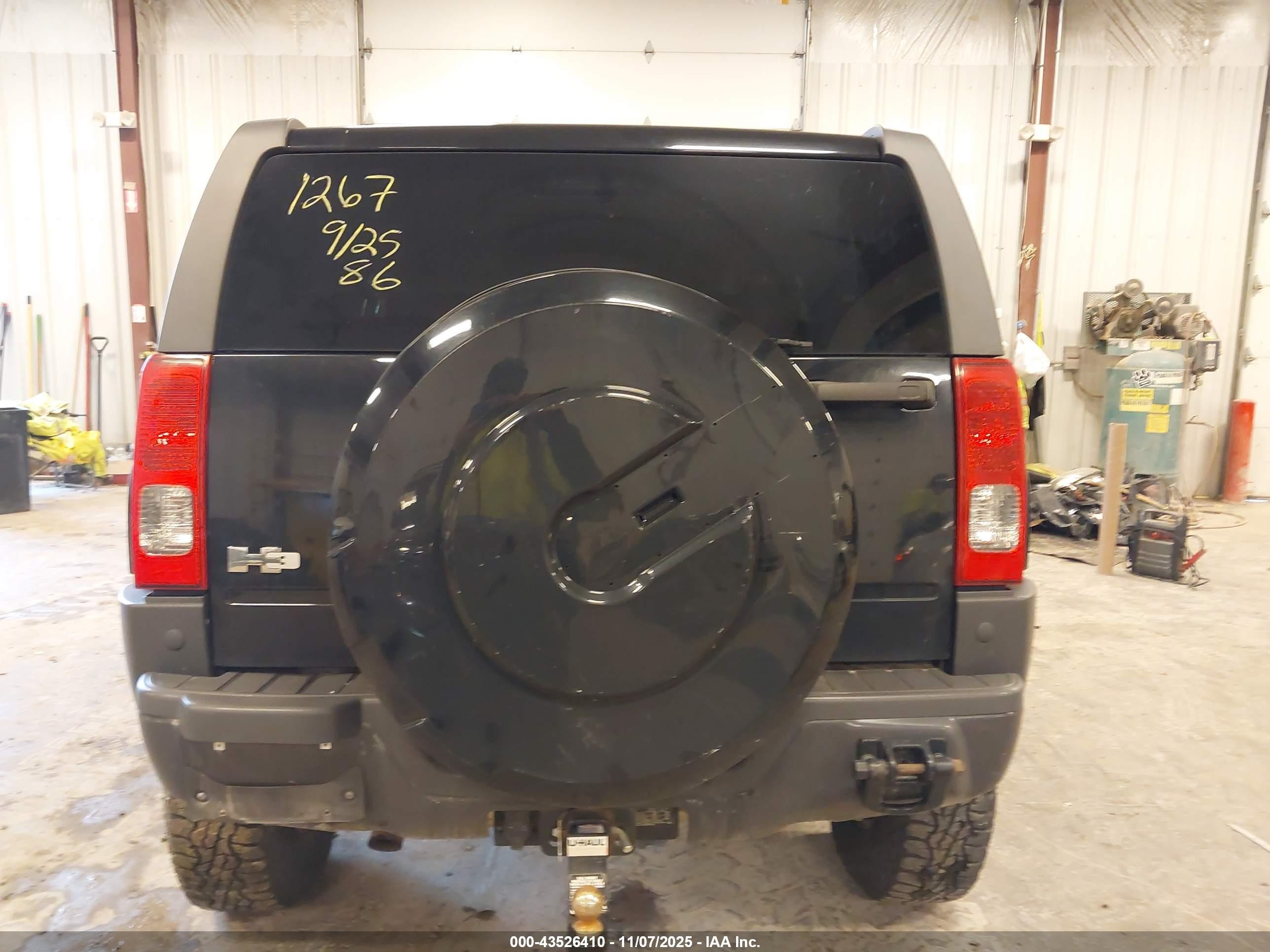 2010 Hummer H3 Suv   Black vin: 5GTMNGEE7A8113715