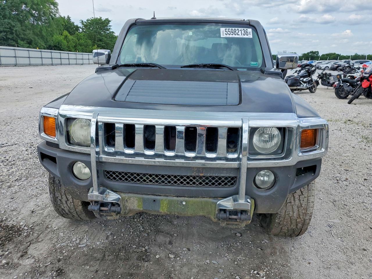 2010 Hummer H3 Luxury Black vin: 5GTMNJEE1A8120365