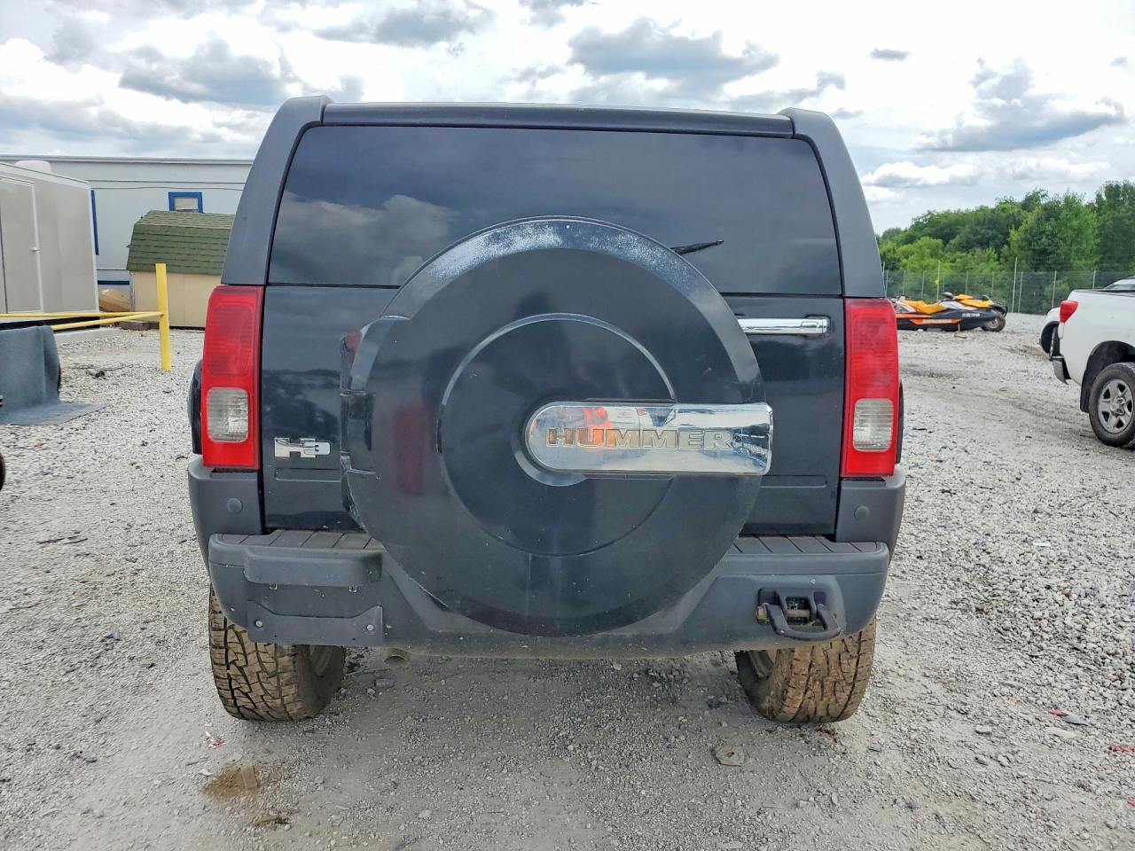 2010 Hummer H3 Luxury Black vin: 5GTMNJEE1A8120365