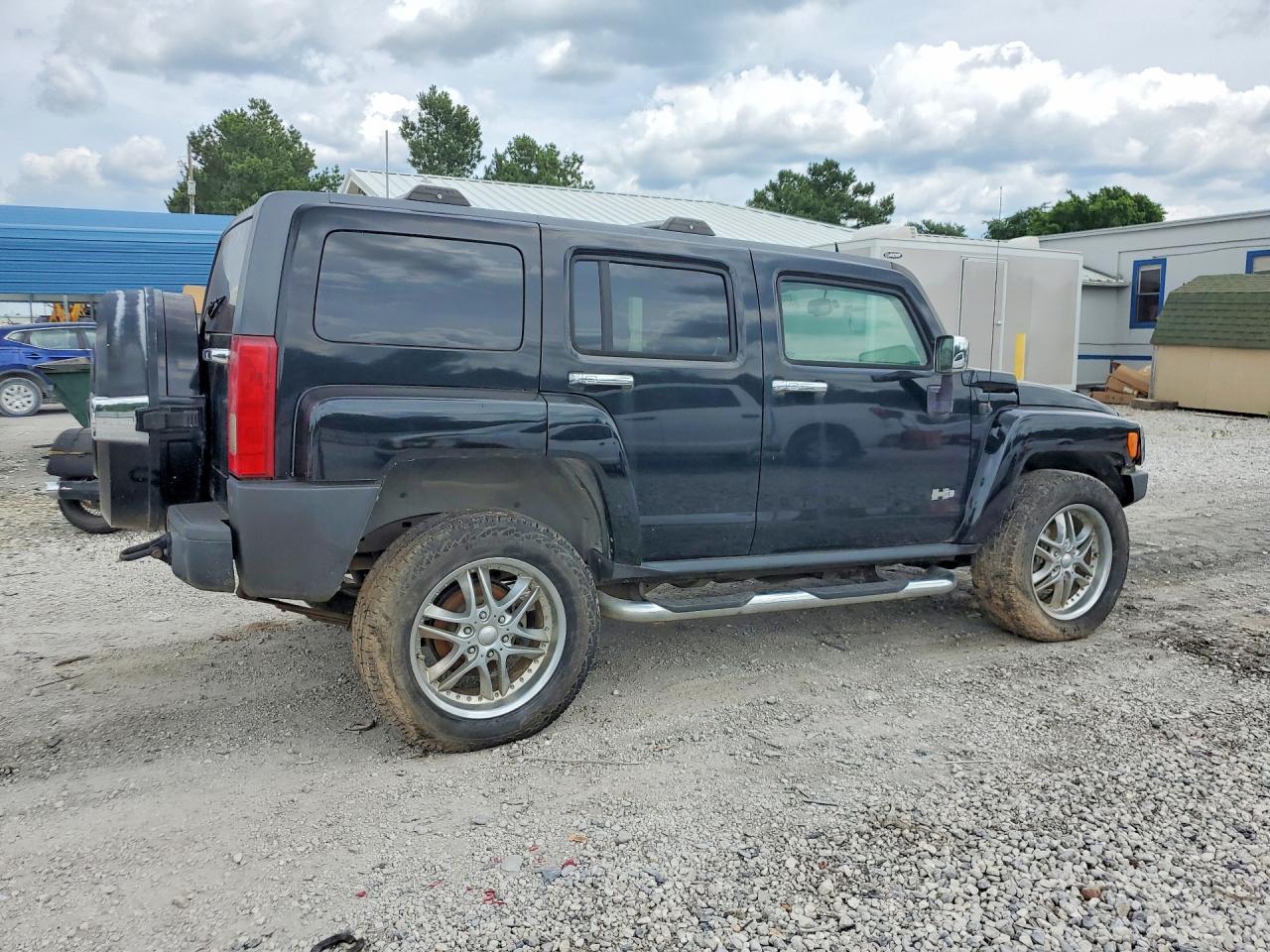 2010 Hummer H3 Luxury Black vin: 5GTMNJEE1A8120365