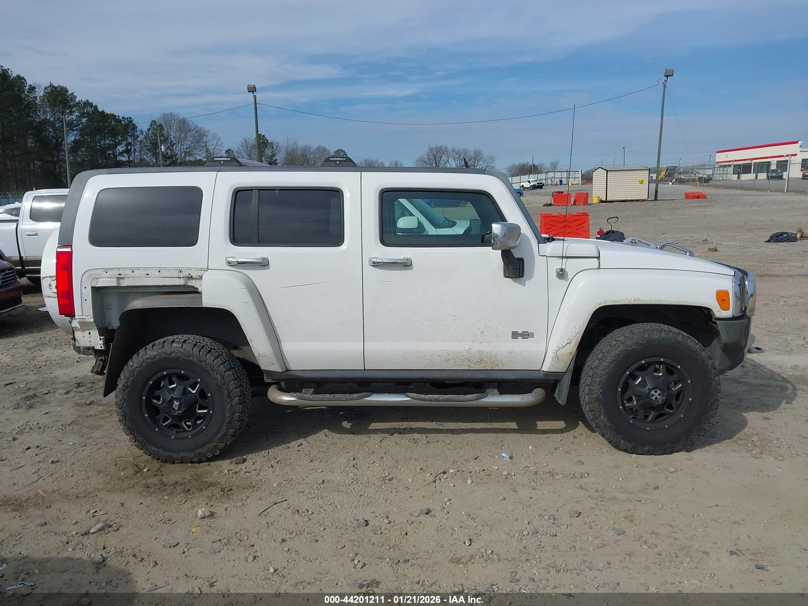 2010 Hummer H3 Suv Luxury White vin: 5GTMNJEE6A8120930