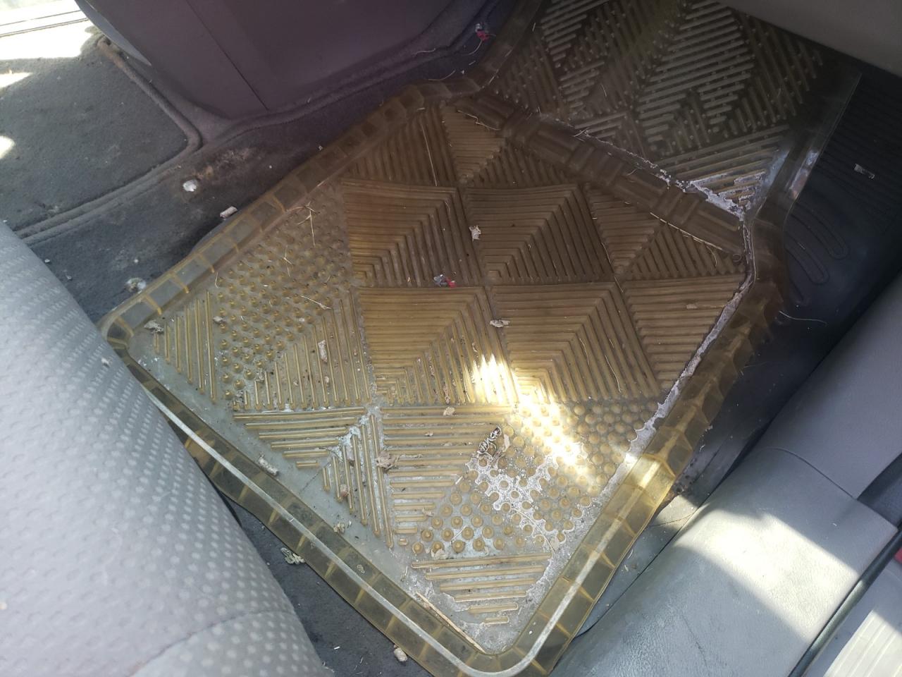 2009 Honda Cr-v Lx Темно-бордовый vin: 5J6RE38359L008433 Damage: Right Front Carpet, Stained, Permanent