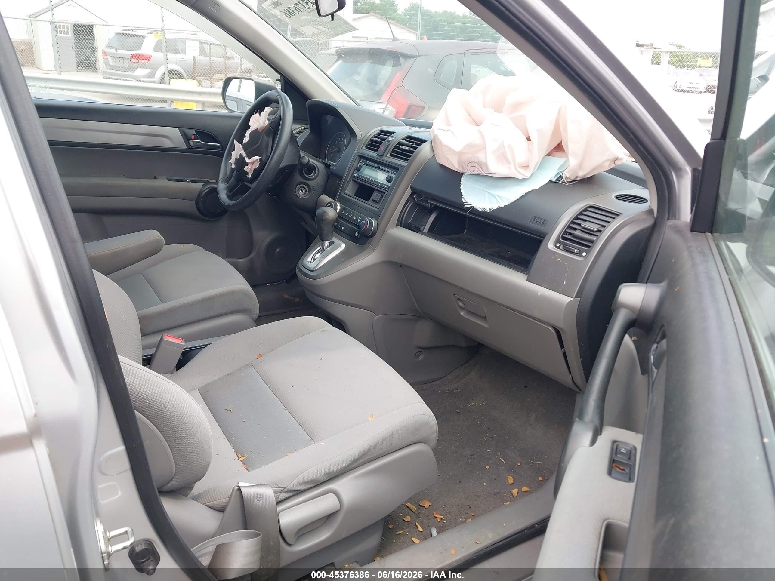 2011 Honda Cr-v Lx Silver vin: 5J6RE3H30BL026537