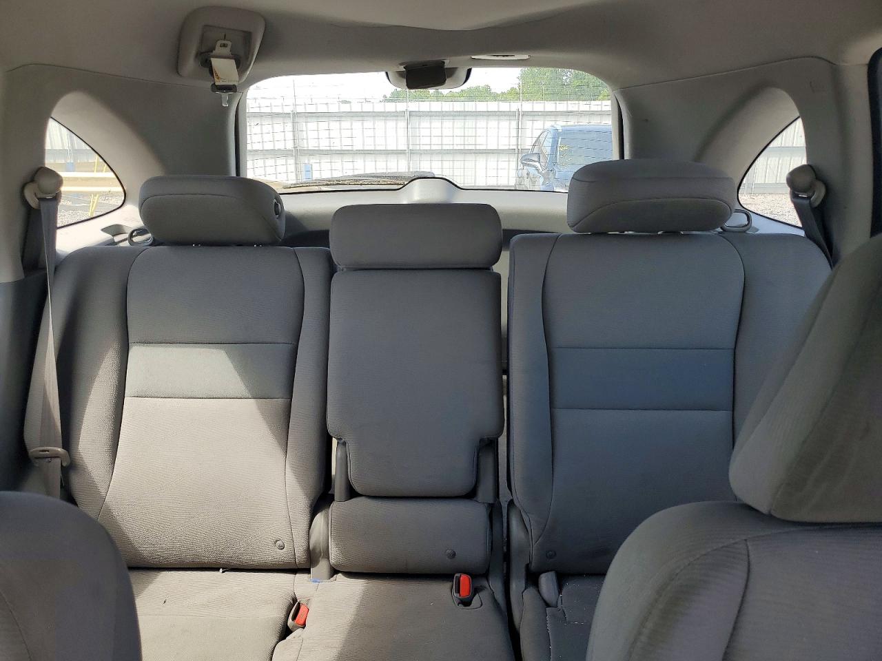 2011 Honda Cr-v Lx Silver vin: 5J6RE3H31BL056369