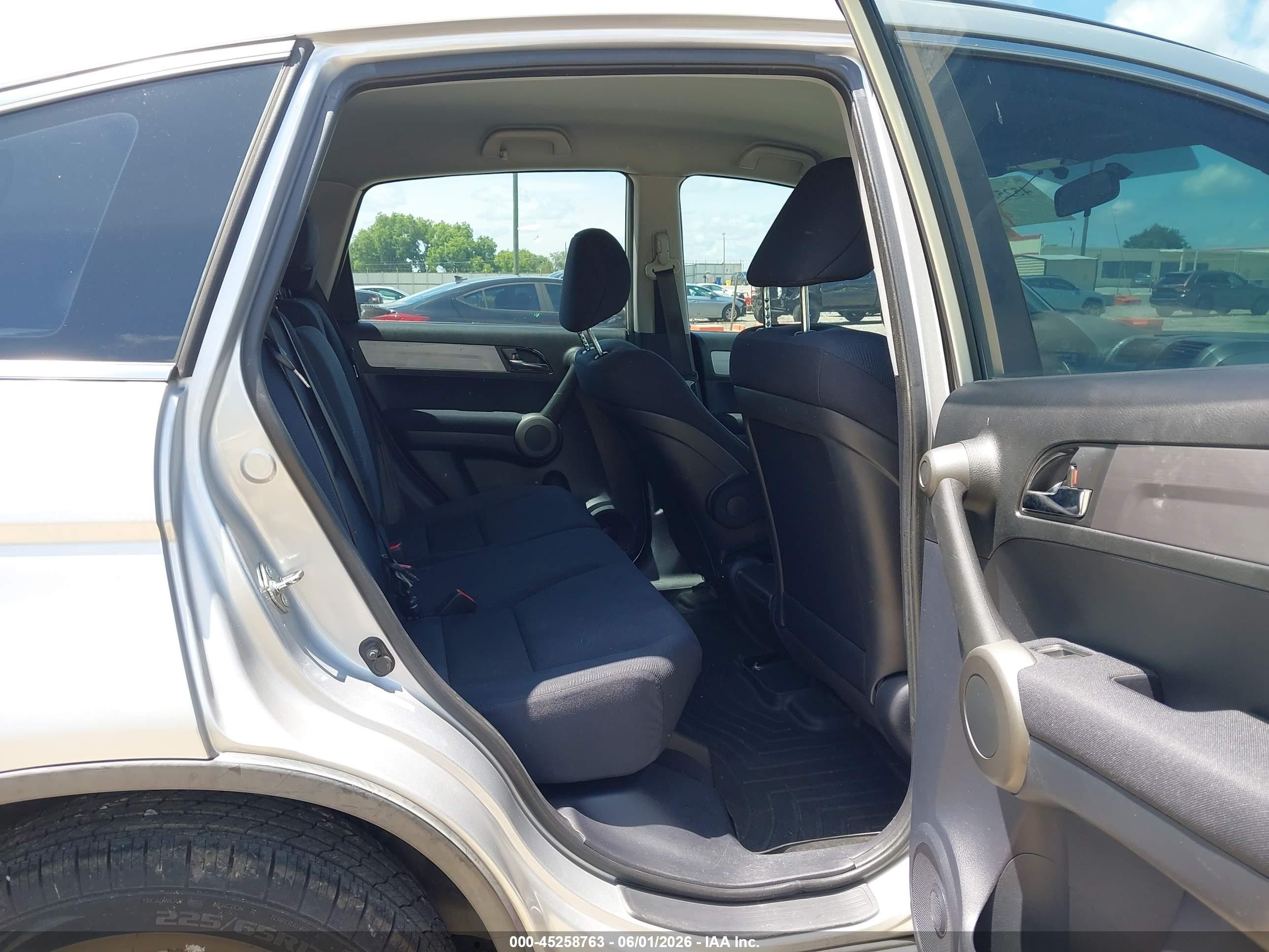 2010 Honda Cr-v Lx Silver vin: 5J6RE3H38AL016692