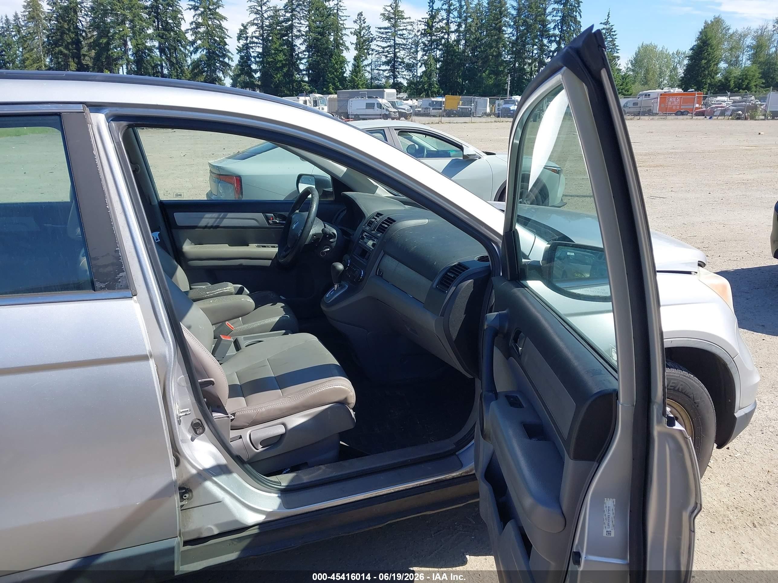 2011 Honda Cr-v Lx Silver vin: 5J6RE4H36BL079555