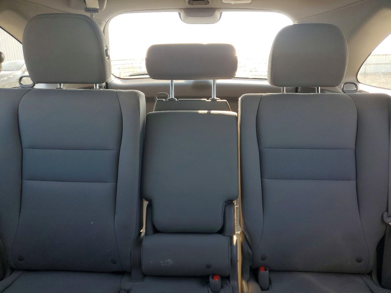 2010 Honda Cr-v Lx Silver vin: 5J6RE4H37AL097089