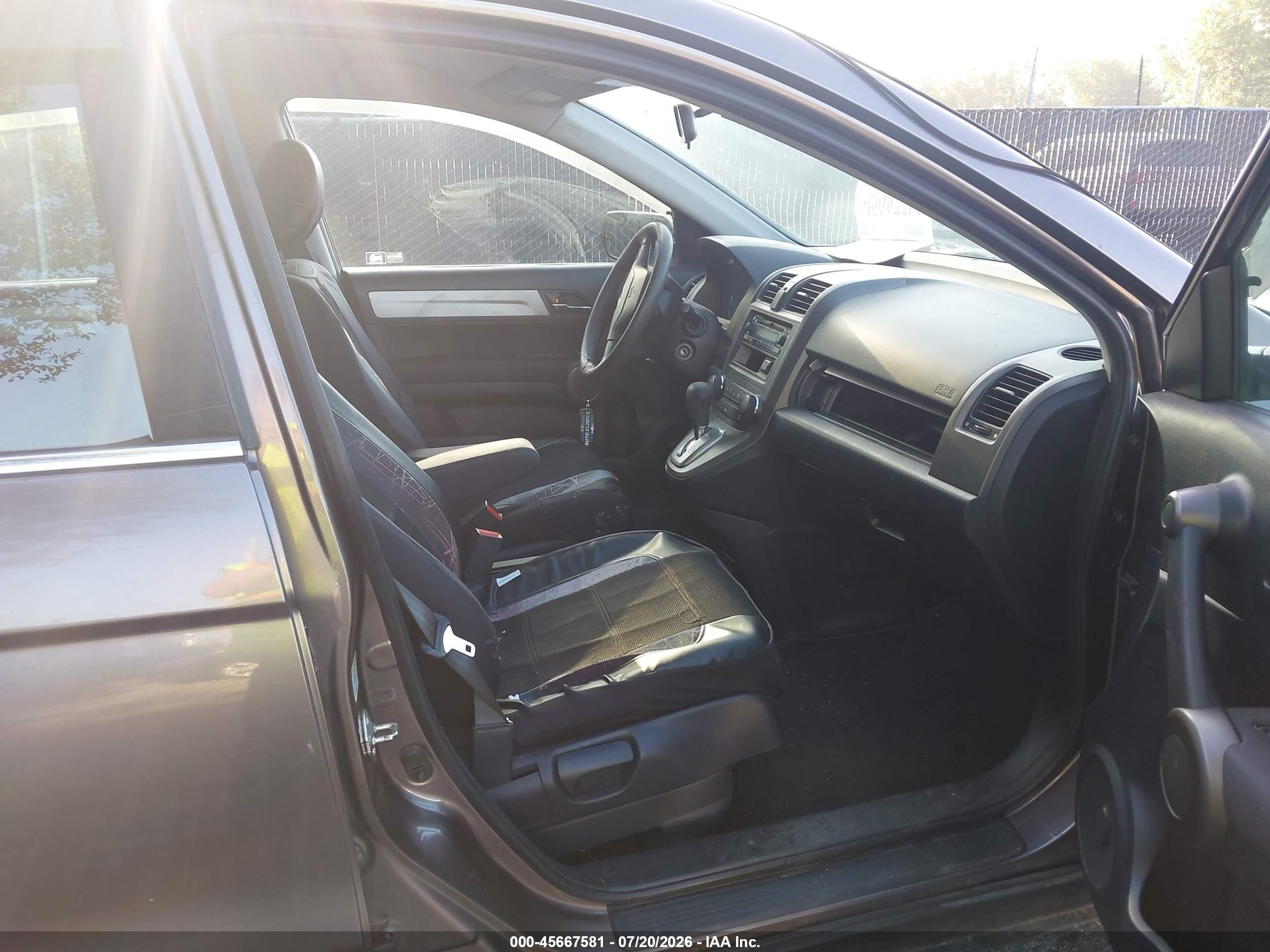 2011 Honda Cr-v Lx Silver vin: 5J6RE4H3XBL058465
