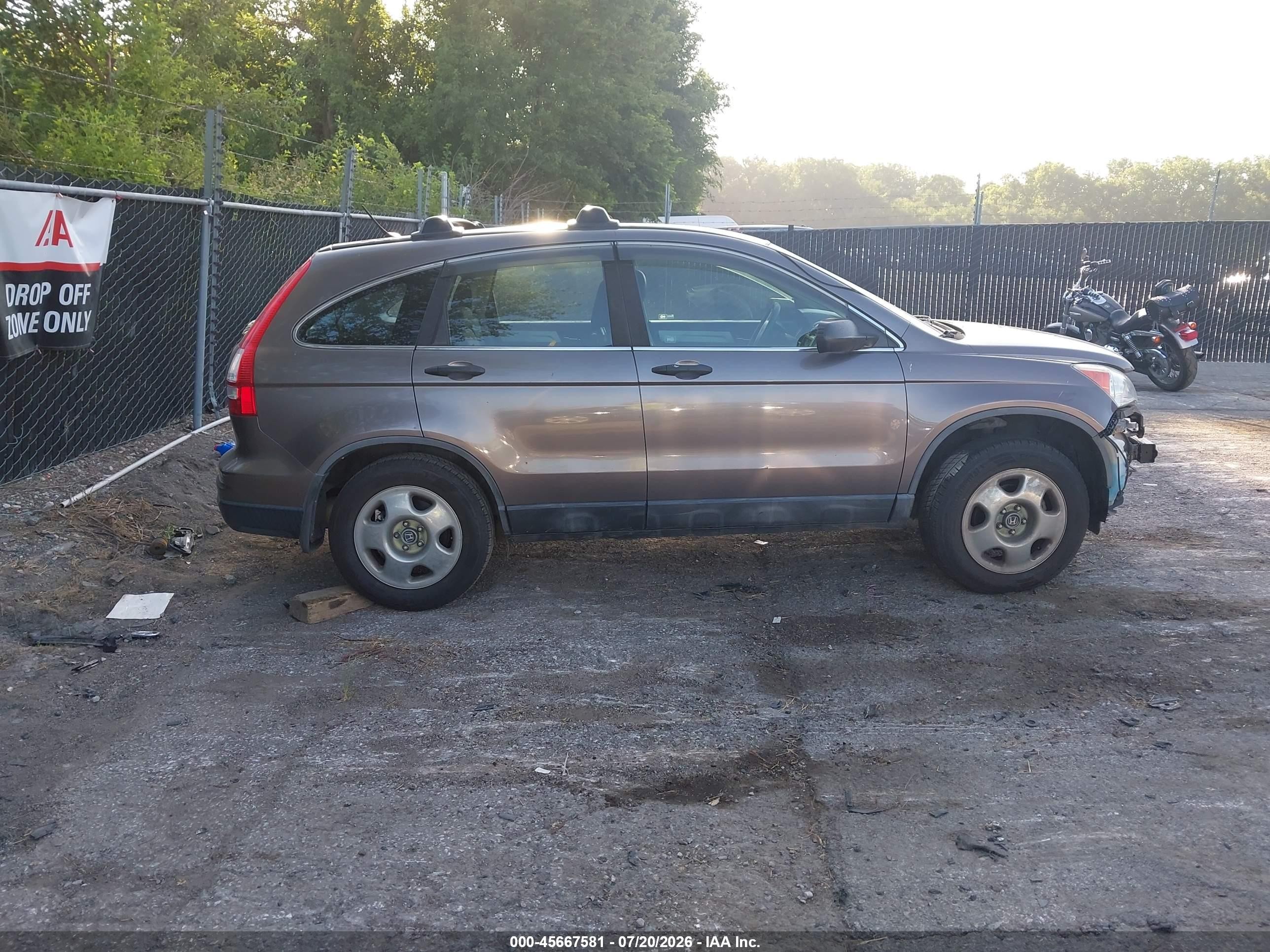 2011 Honda Cr-v Lx Silver vin: 5J6RE4H3XBL058465