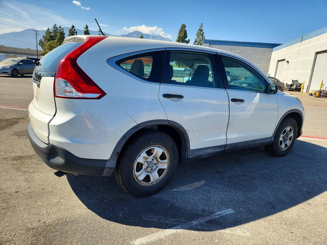 2014 Honda Cr-v Lx White vin: 5J6RM3H31EL030359