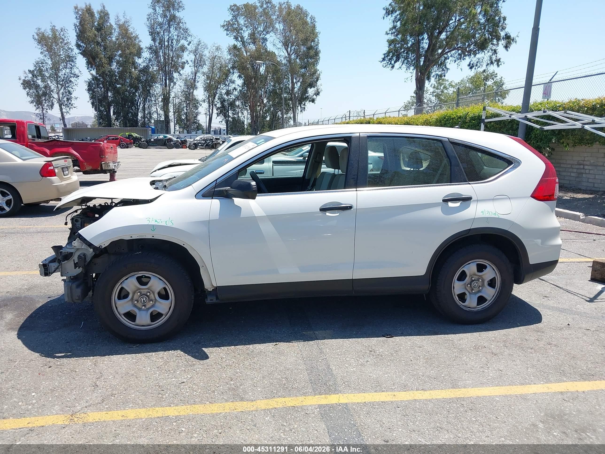 2015 Honda Cr-v Lx White vin: 5J6RM3H32FL012177