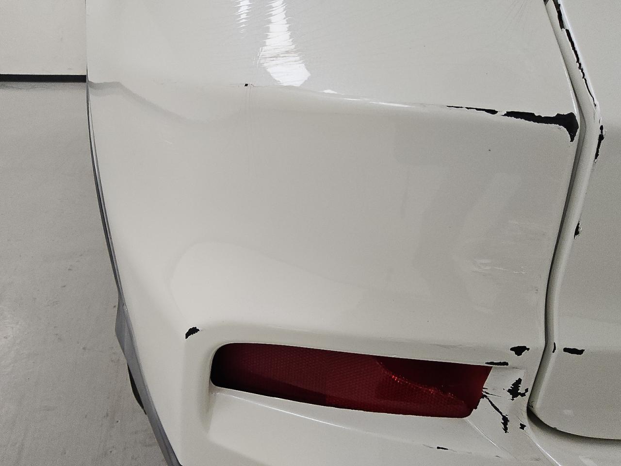 2015 Honda Cr-v Lx Белый vin: 5J6RM3H33FL027481 Damage: Rear Bumper, Dent(S) W/ Paint Dmg, 3 To 4 Inches