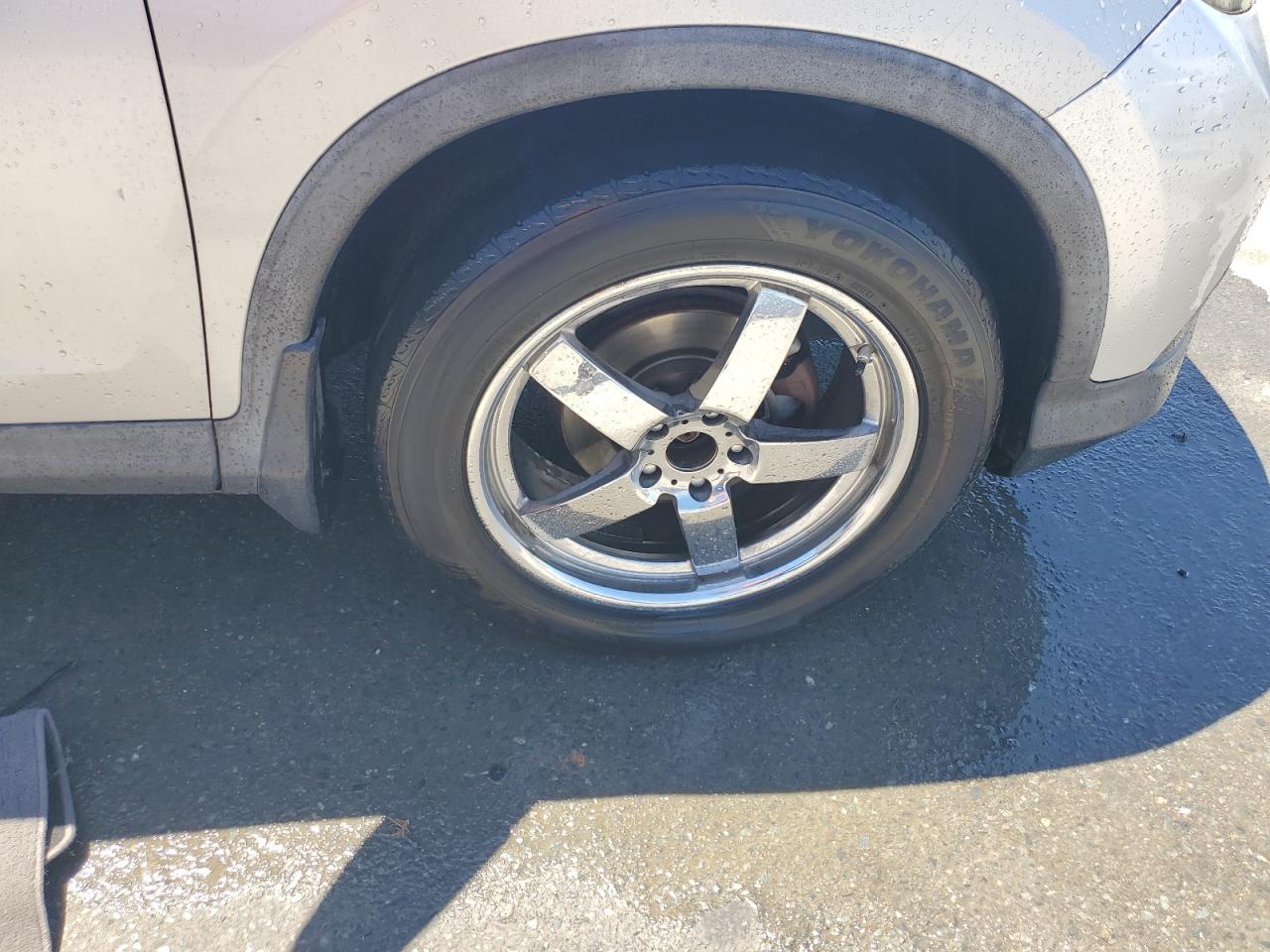 2013 Honda Cr-v Ex Silver vin: 5J6RM3H54DL000112 Damage: Right Front Center Cap, Missing, Replacement Required