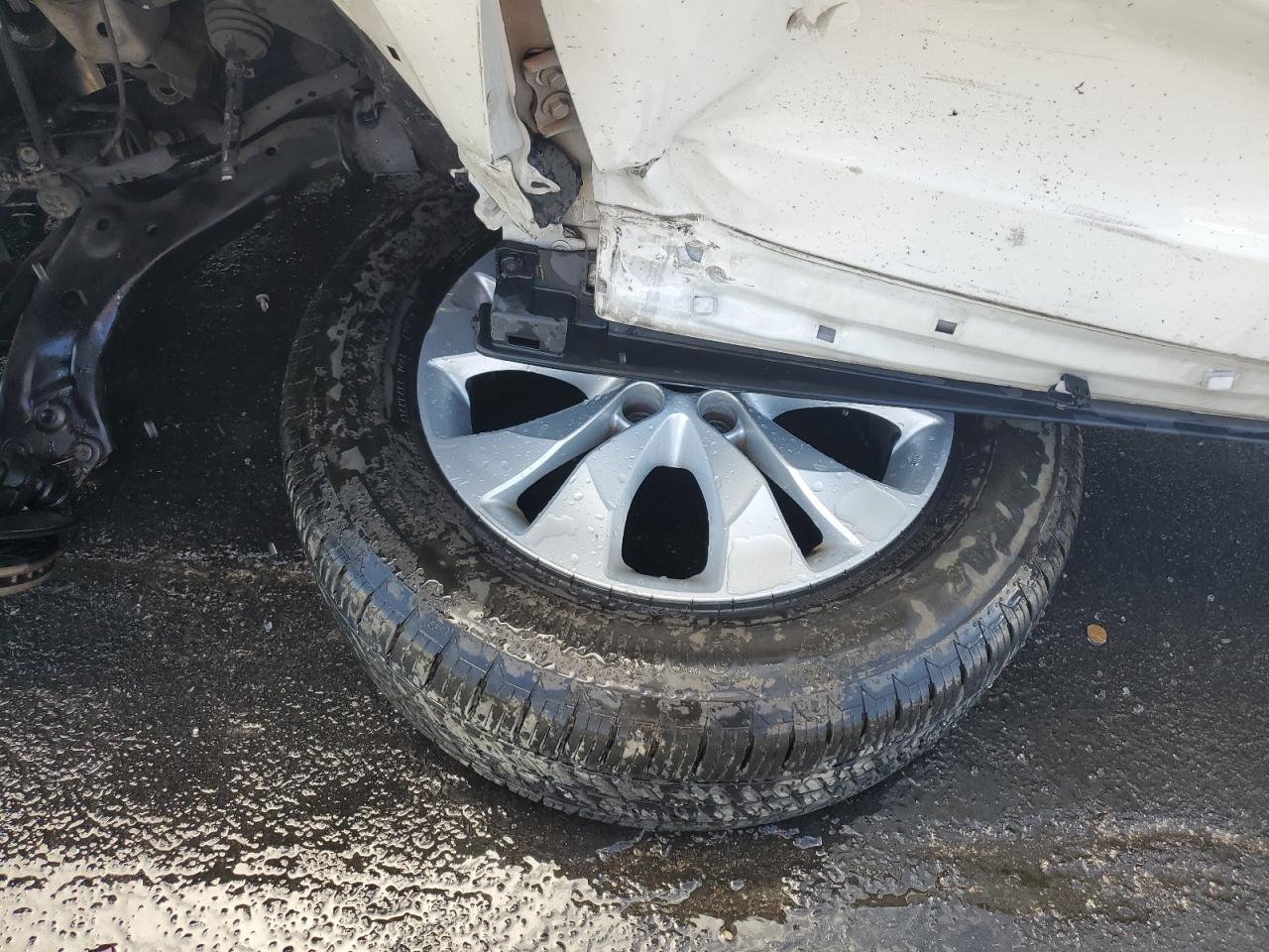 2014 Honda Cr-v Exl Белый vin: 5J6RM3H72EL000323 Damage: Left Front Wheel, Bent, Replacement Required