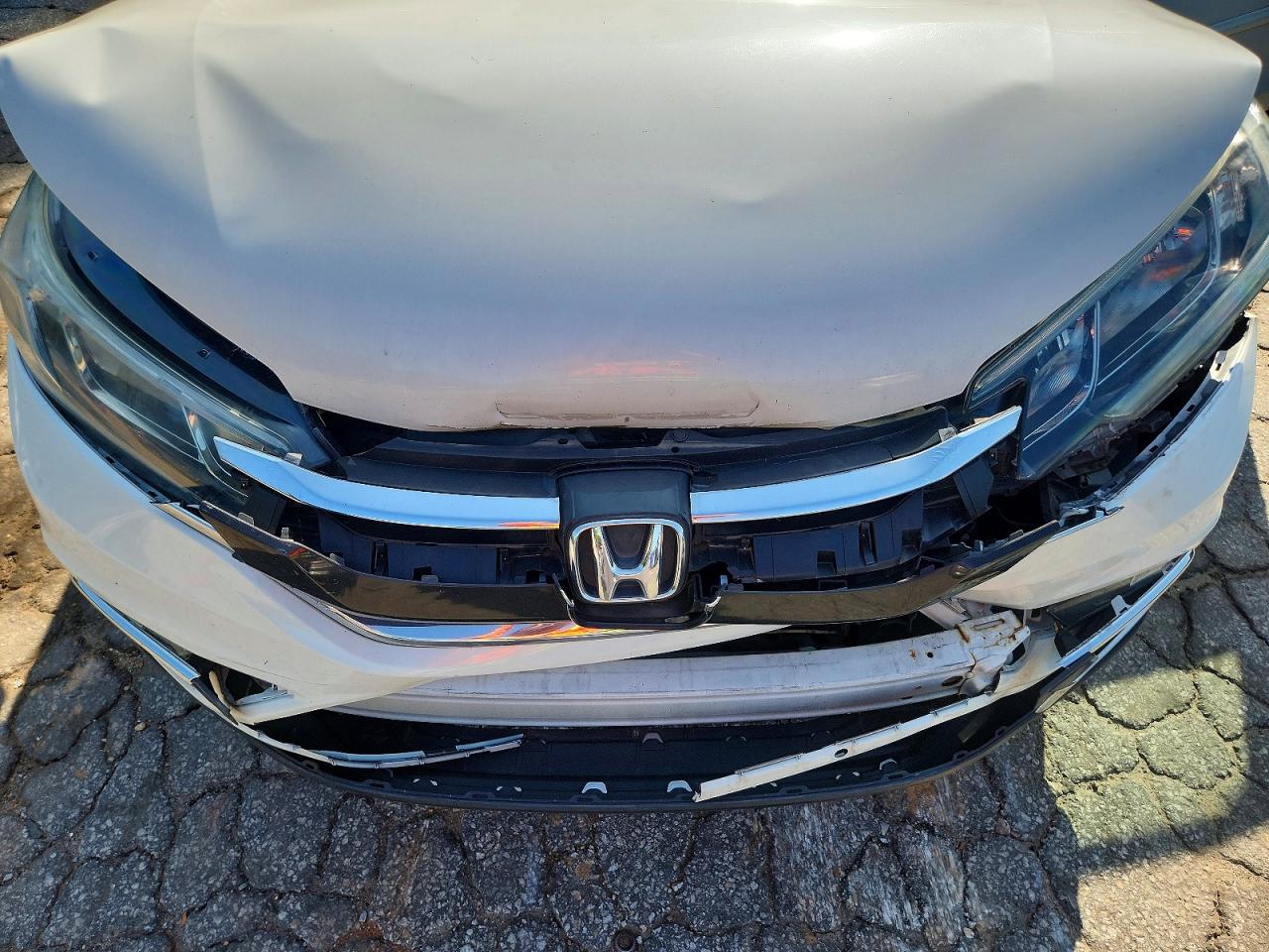 2015 Honda Cr-v White vin: 5J6RM3H79FL010381