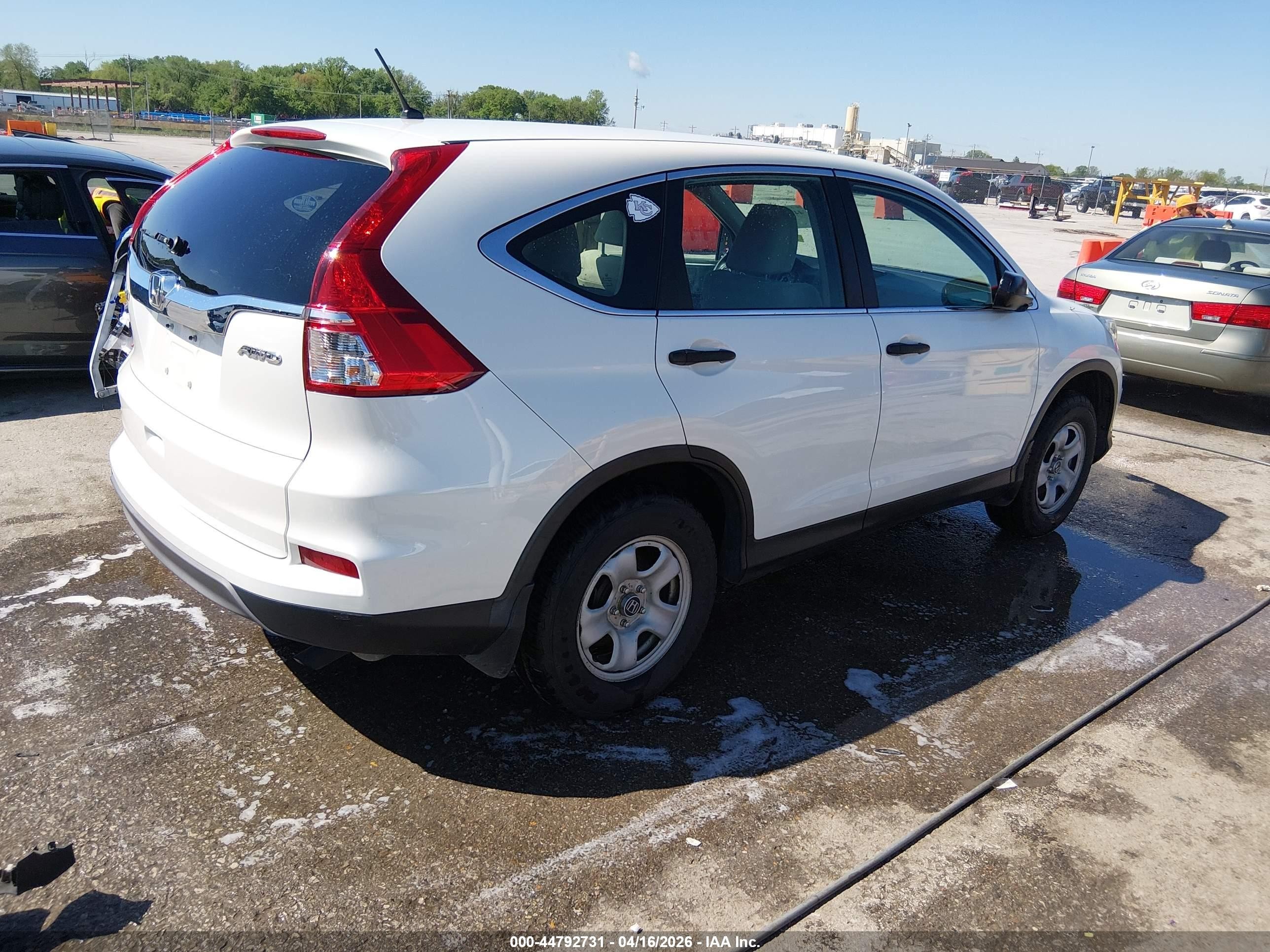 2015 Honda Cr-v Lx White vin: 5J6RM4H31FL088141