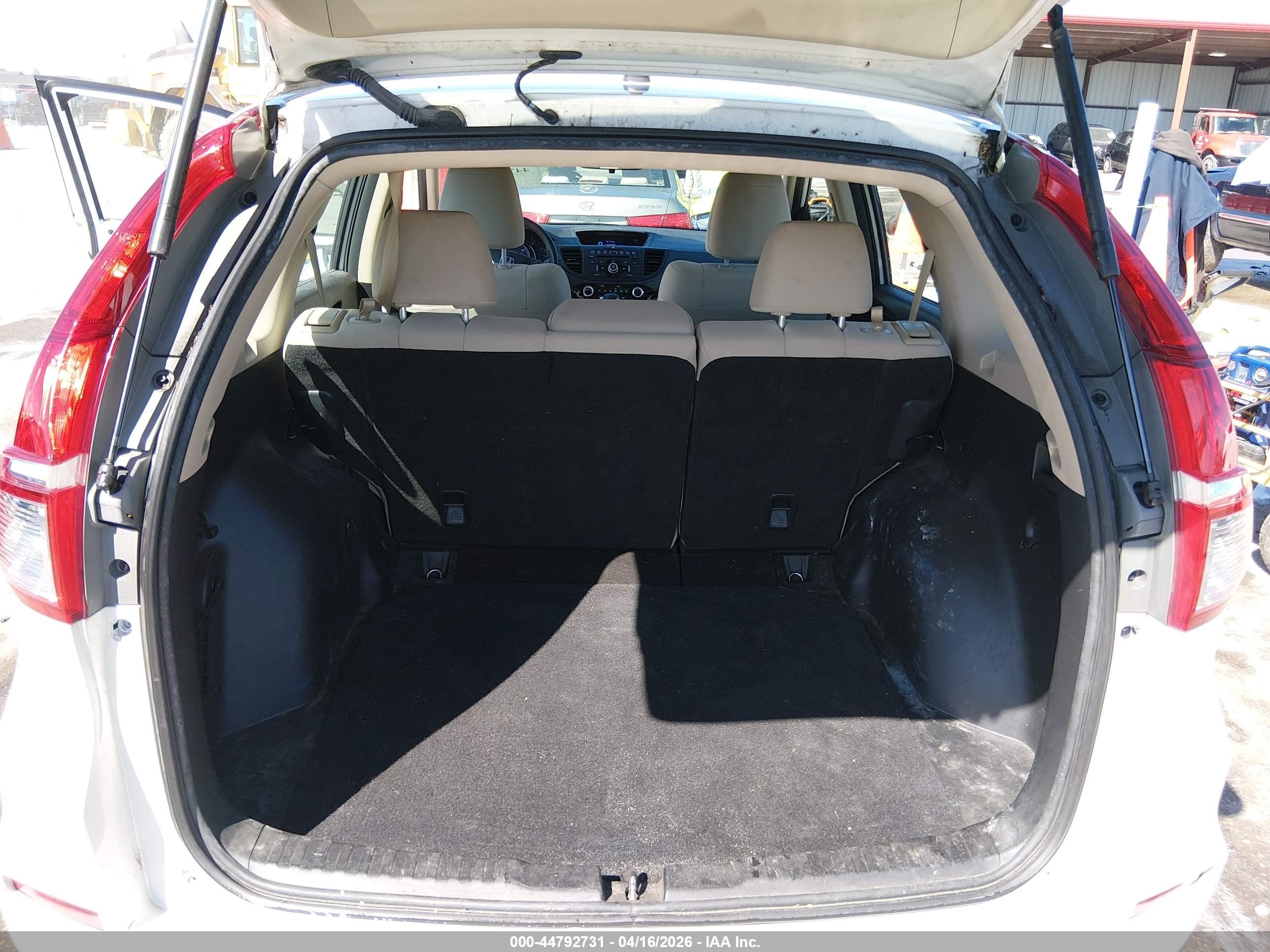 2015 Honda Cr-v Lx White vin: 5J6RM4H31FL088141