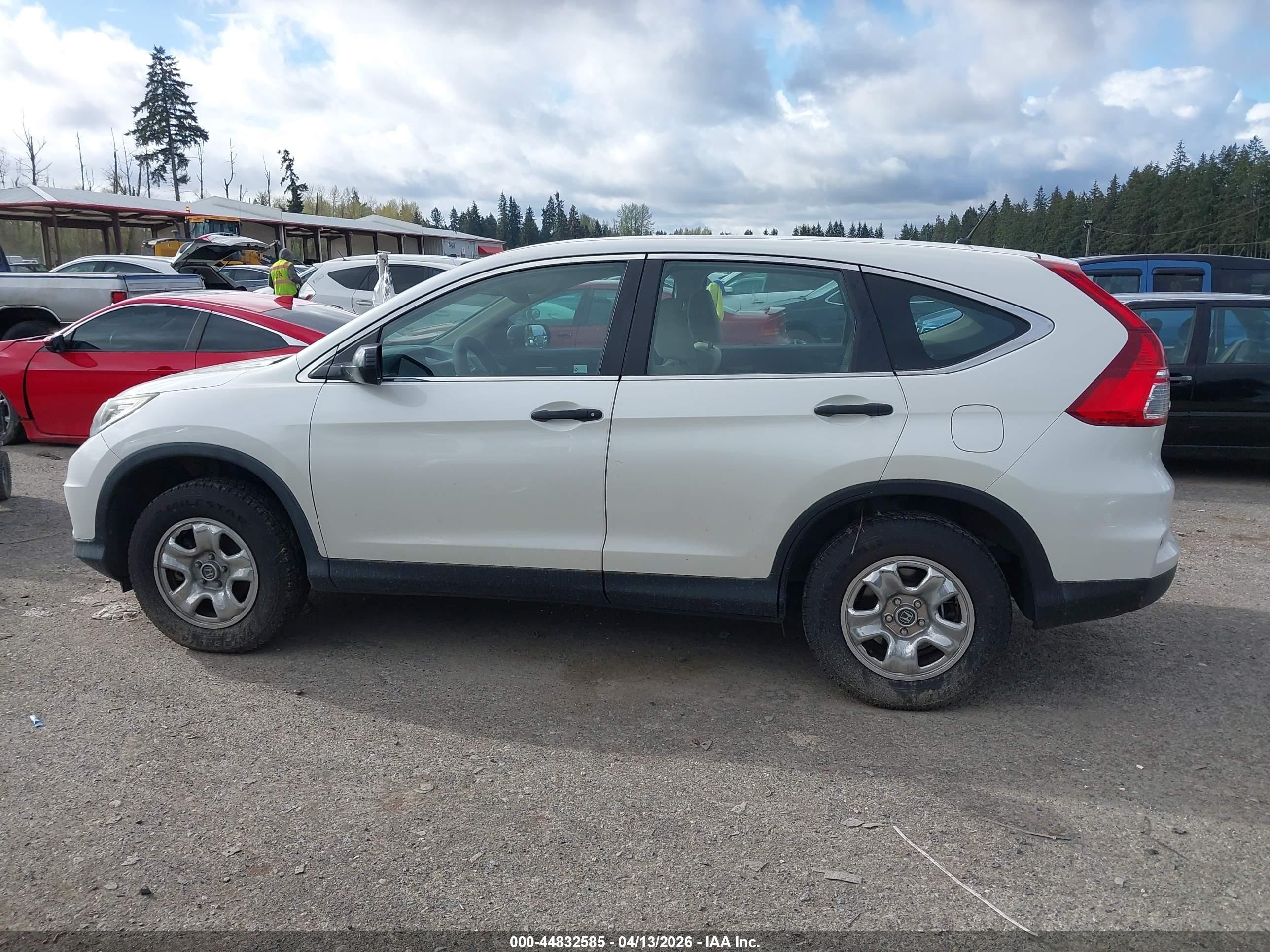 2015 Honda Cr-v Lx White vin: 5J6RM4H33FL022528