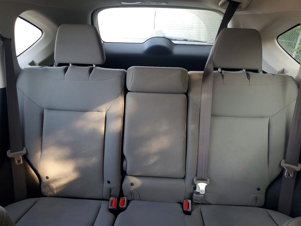 2015 Honda Cr-v Lx Silver vin: 5J6RM4H35FL047981