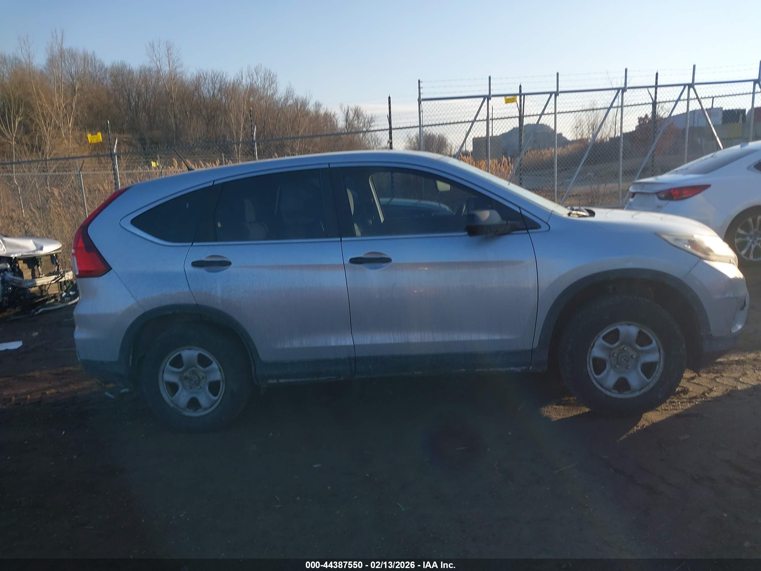 2015 Honda Cr-v Lx Silver vin: 5J6RM4H36FL024676