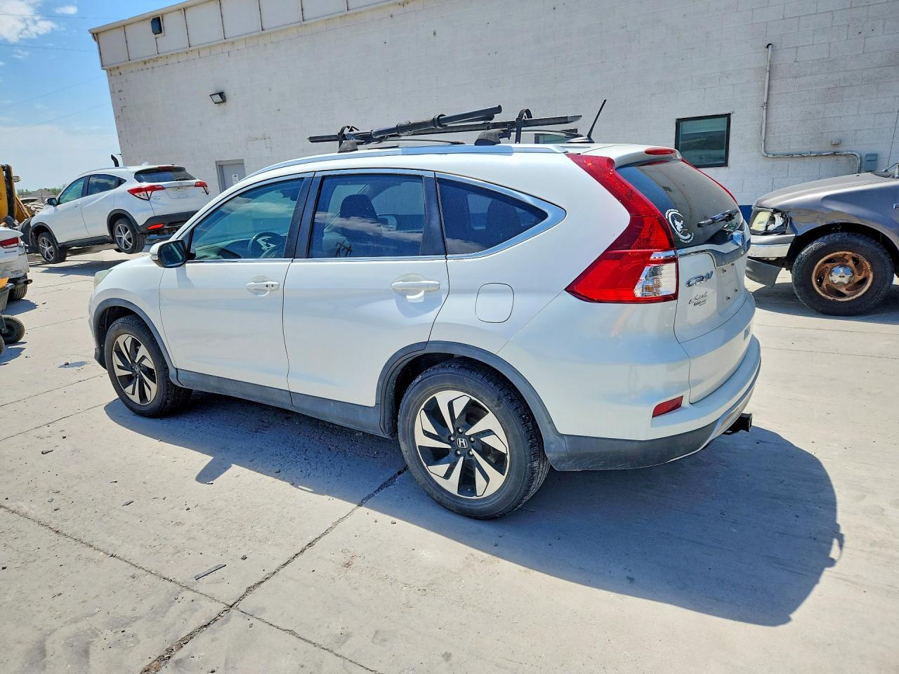 2015 Honda Cr-v Touring White vin: 5J6RM4H96FL008076