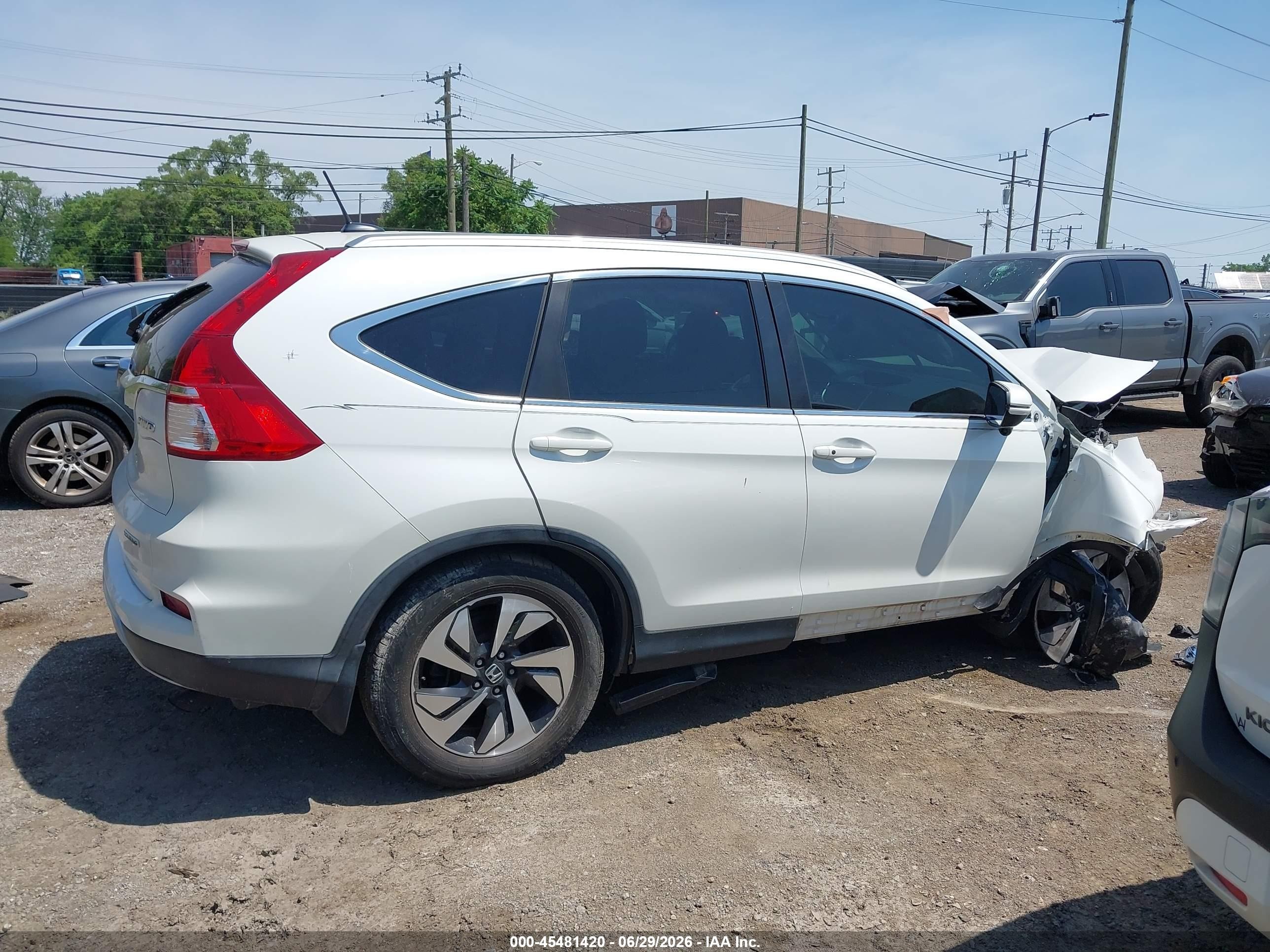 2016 Honda Cr-v Touring White vin: 5J6RM4H96GL020570