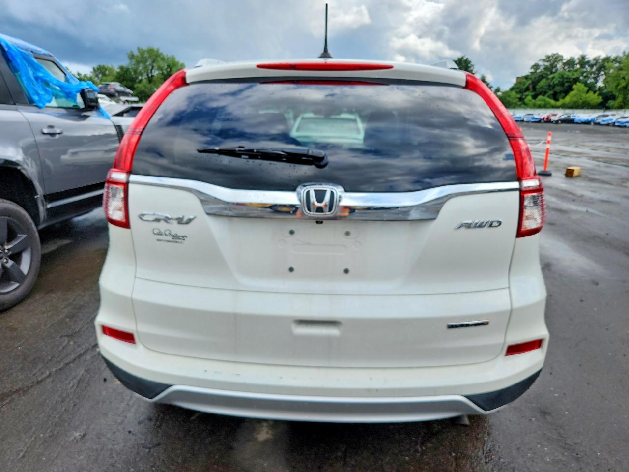 2015 Honda Cr-v Touring White vin: 5J6RM4H97FL128050