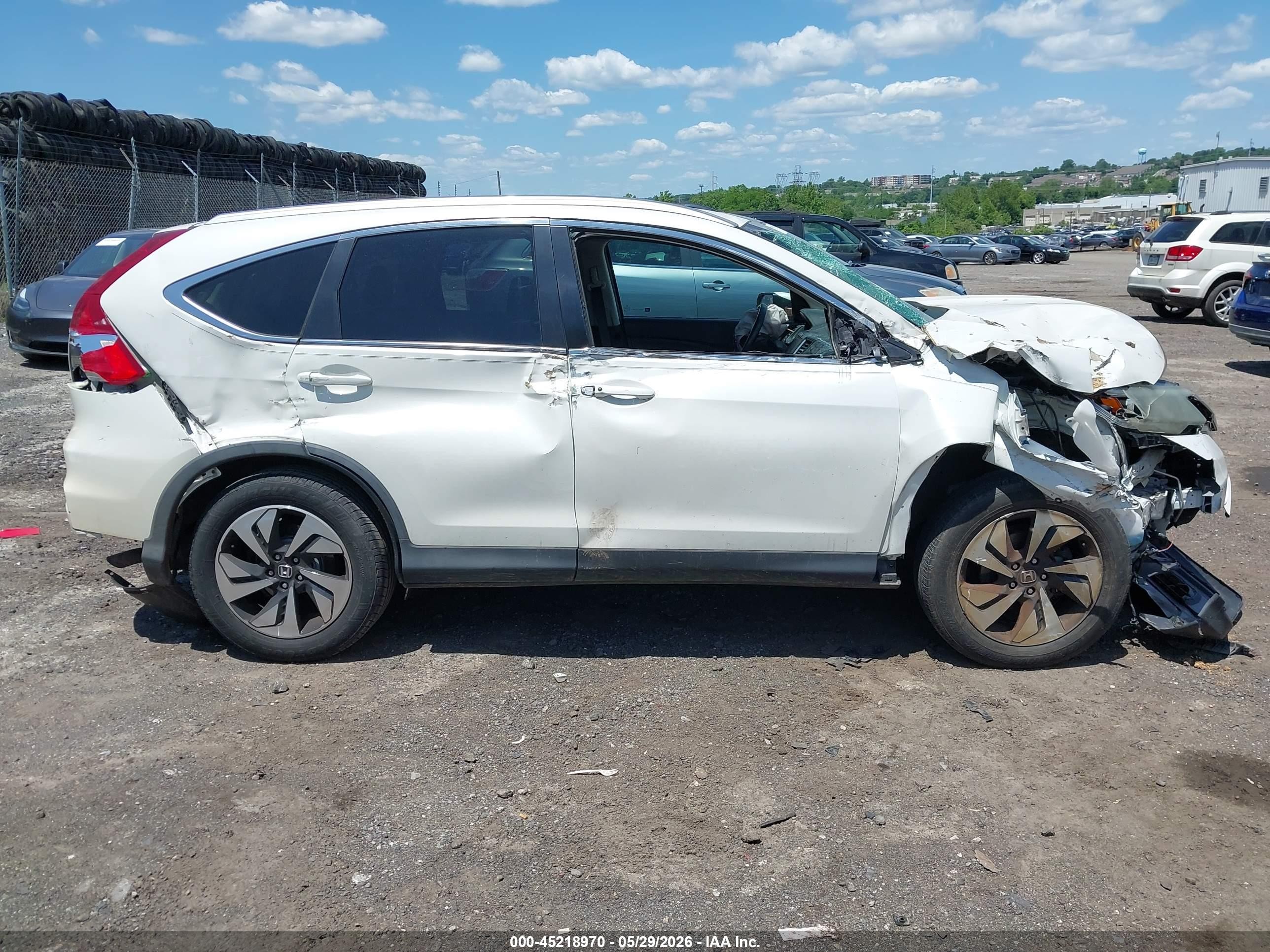 2016 Honda Cr-v Touring White vin: 5J6RM4H99GL110702