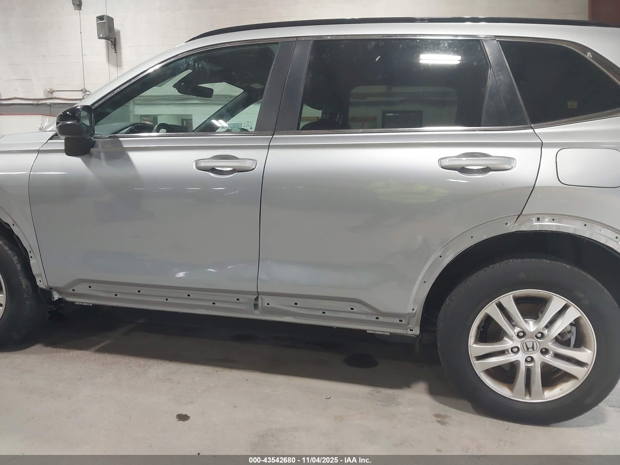 2025 Honda Cr-v Hybrid Sport-l Серебряный vin: 5J6RS6H80SL031419