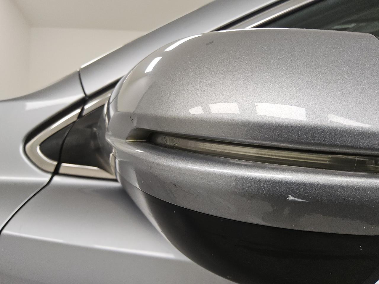 2019 Honda Cr-v Ex Silver vin: 5J6RW1H53KA013375 Damage: Lf Mirror Cover, Scraped, 1 To 2 Inches