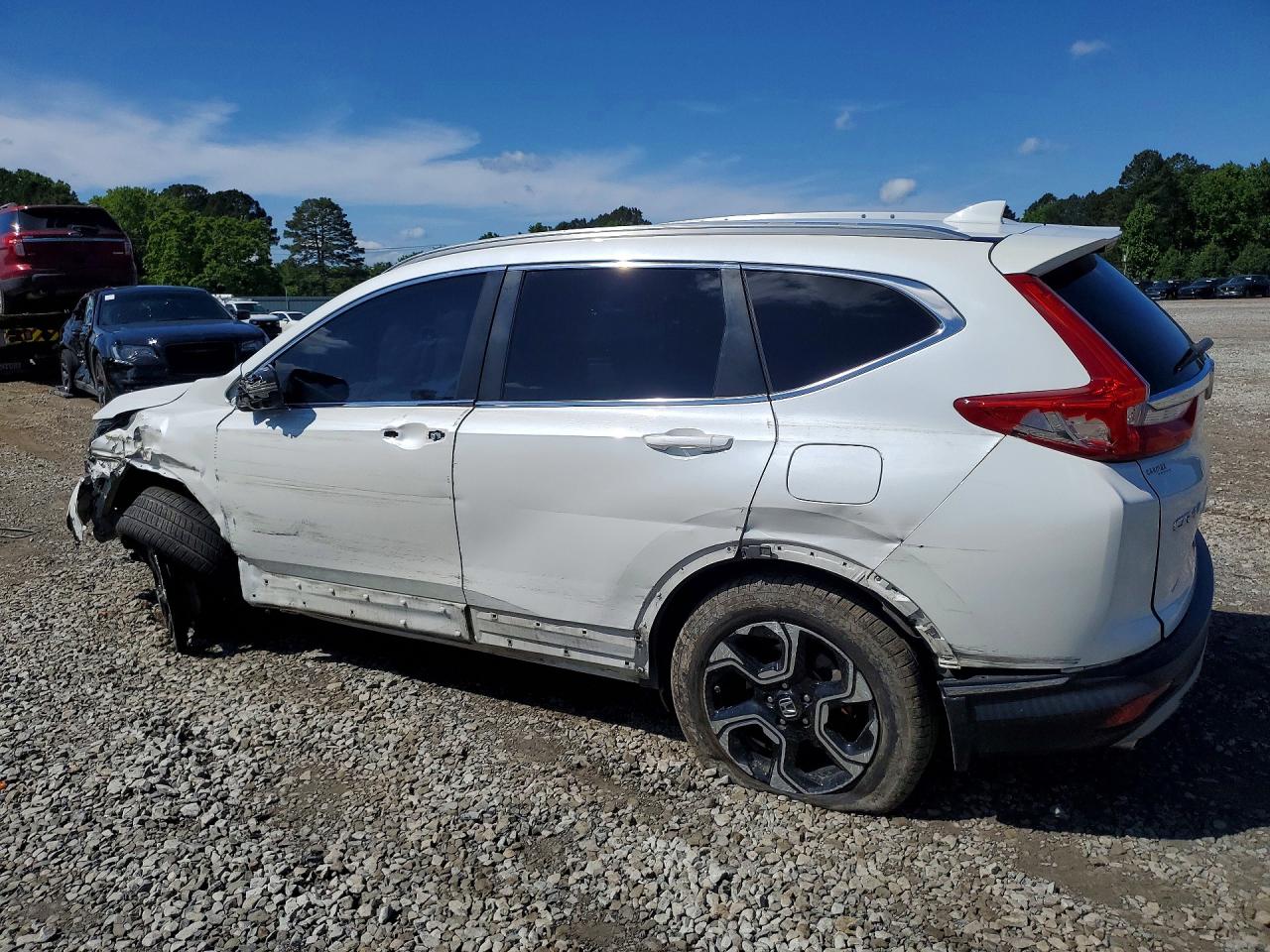 2018 Honda Cr-v Touring White vin: 5J6RW2H95JL026656