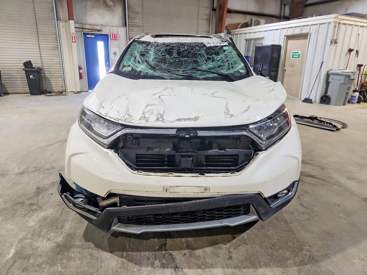 2018 Honda Cr-v Touring White vin: 5J6RW2H99JL020617