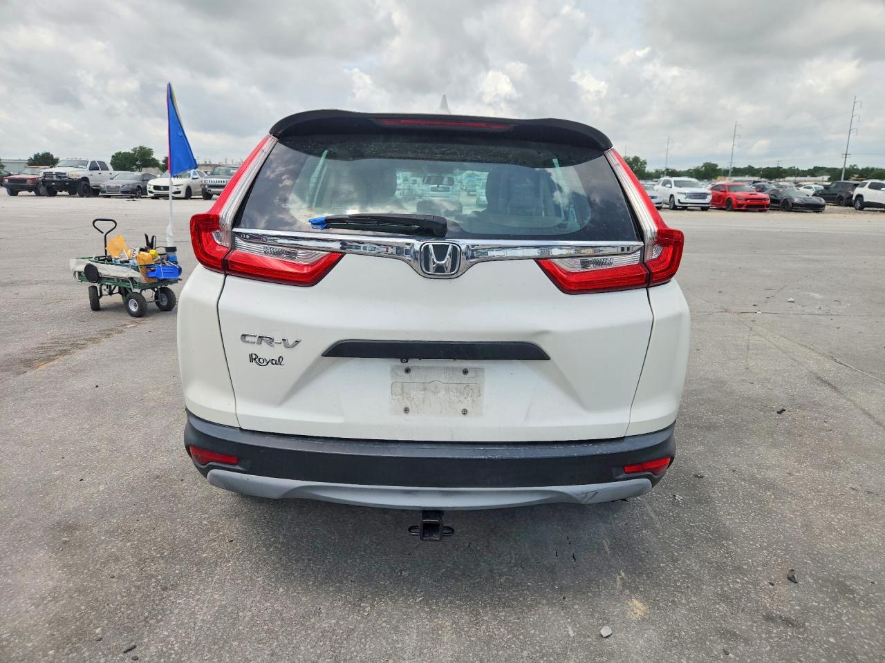 2017 Honda Cr-v Lx White vin: 5J6RW5H31HL005195