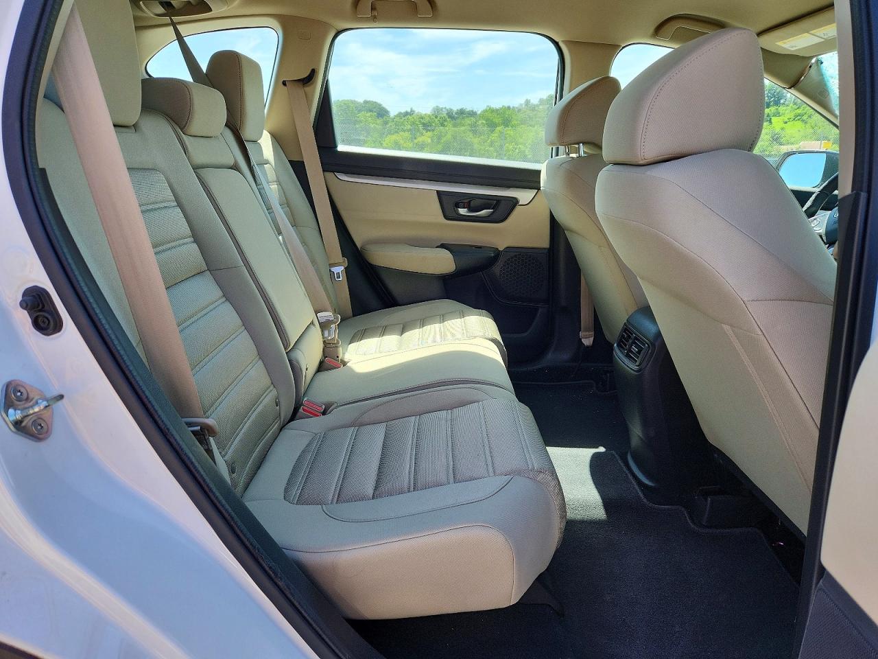 2019 Honda Cr-v Lx White vin: 5J6RW6H30KL003824