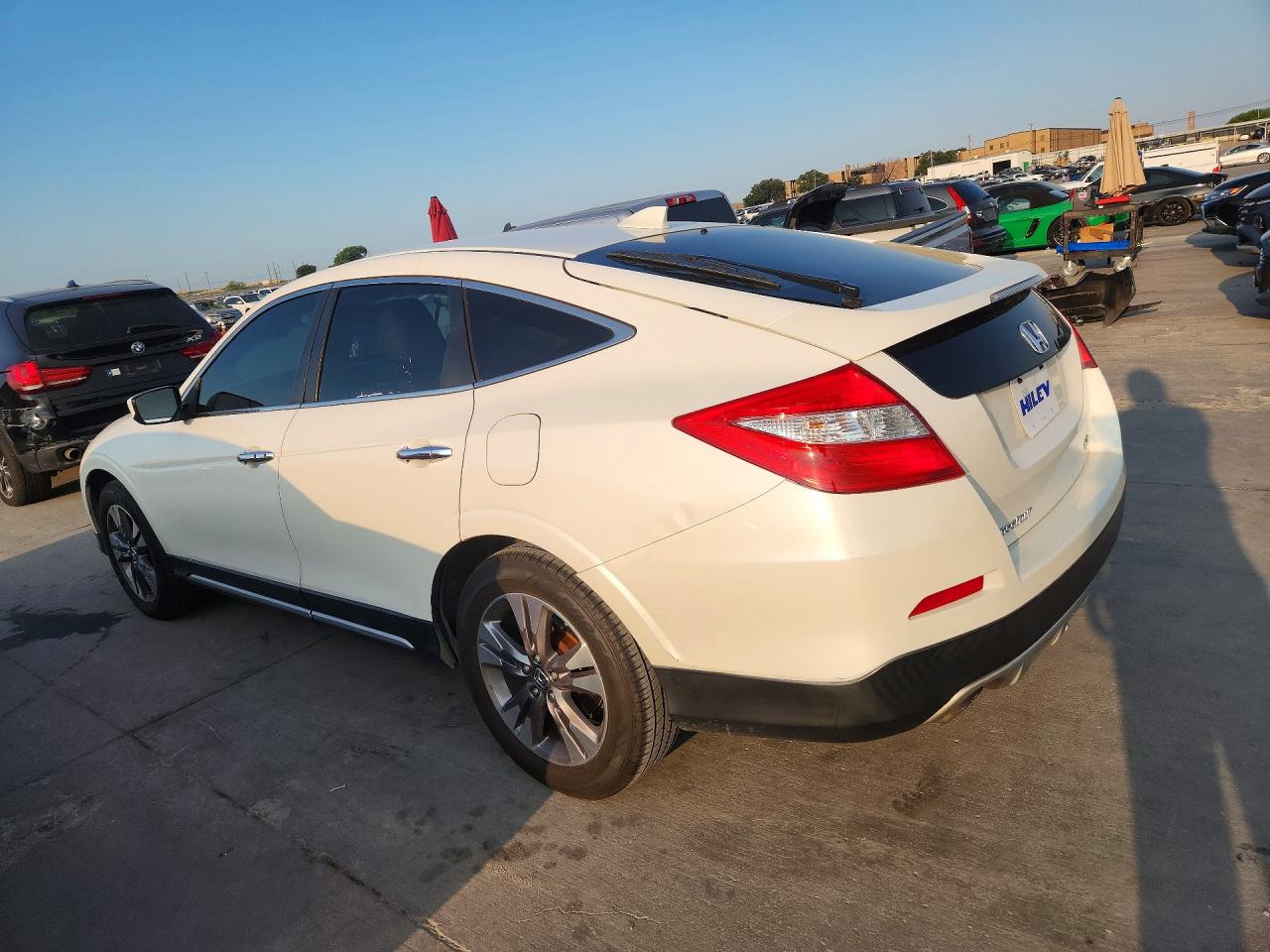 2015 Honda Crosstour Ex White vin: 5J6TF1H39FL001083