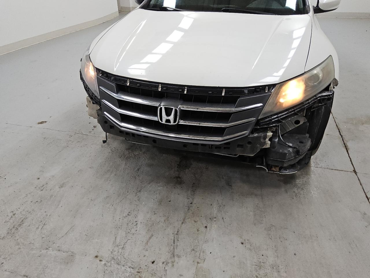 2011 Honda Accord Crosstour Exl White vin: 5J6TF1H53BL003665 Damage: Left Head Lamp, Faded, Repair Required