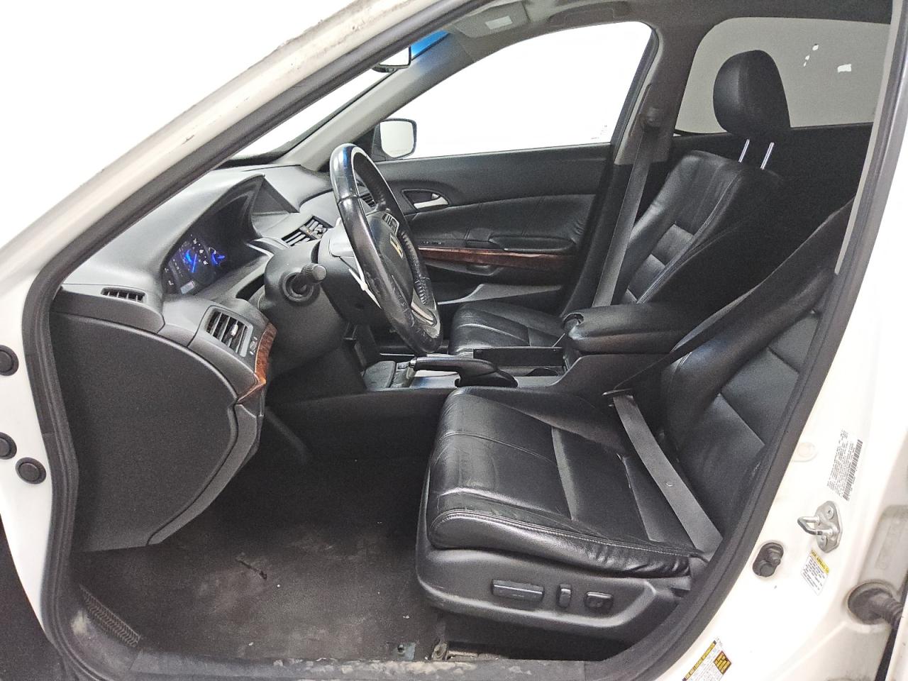 2011 Honda Accord Crosstour Exl White vin: 5J6TF1H53BL003665 Damage: Steering Wheel, Worn, Replacement Required